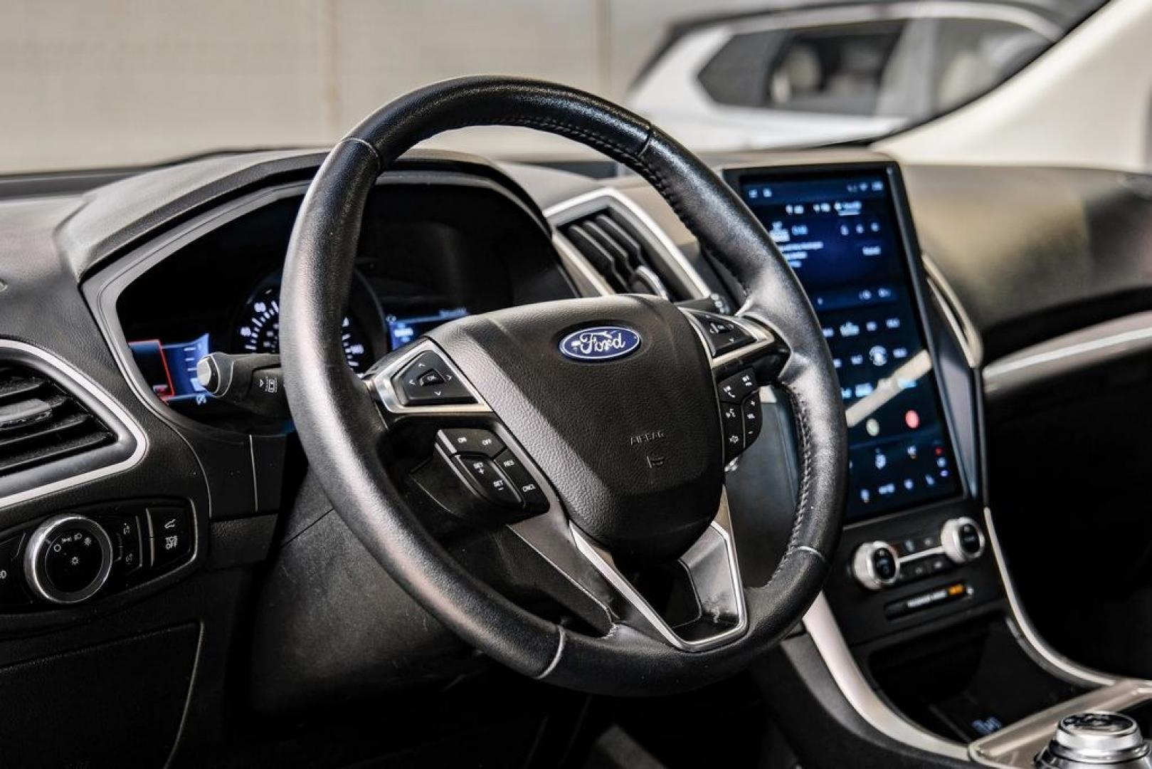 2024 Silver Metallic /Ebony Ford Edge SEL (2FMPK4J93RB) with an EcoBoost 2.0L I4 GTDi DOHC Turbocharged VCT engine, Automatic transmission, located at 15300 Midway Rd., Addison, TX, 75001, (972) 702-0011, 32.958321, -96.838074- Photo#16