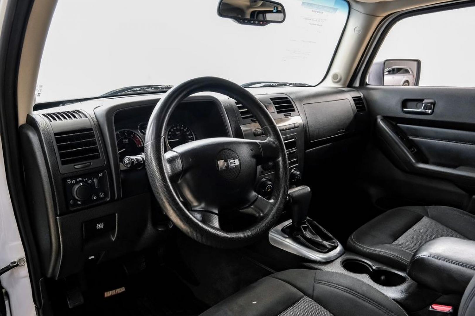 2009 Birch White /Ebony Hummer H3 Base (5GTEN13E998) with an 3.7L 5-Cylinder MPI DOHC engine, Automatic transmission, located at 15300 Midway Rd., Addison, TX, 75001, (972) 702-0011, 32.958321, -96.838074- Photo#2