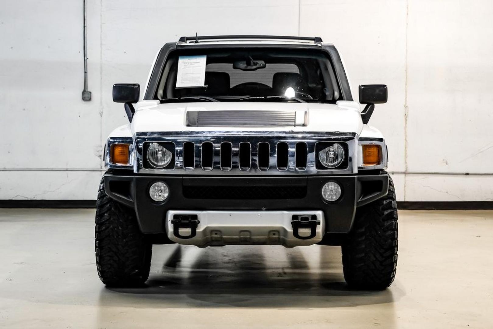 2009 Birch White /Ebony Hummer H3 Base (5GTEN13E998) with an 3.7L 5-Cylinder MPI DOHC engine, Automatic transmission, located at 15300 Midway Rd., Addison, TX, 75001, (972) 702-0011, 32.958321, -96.838074- Photo#7