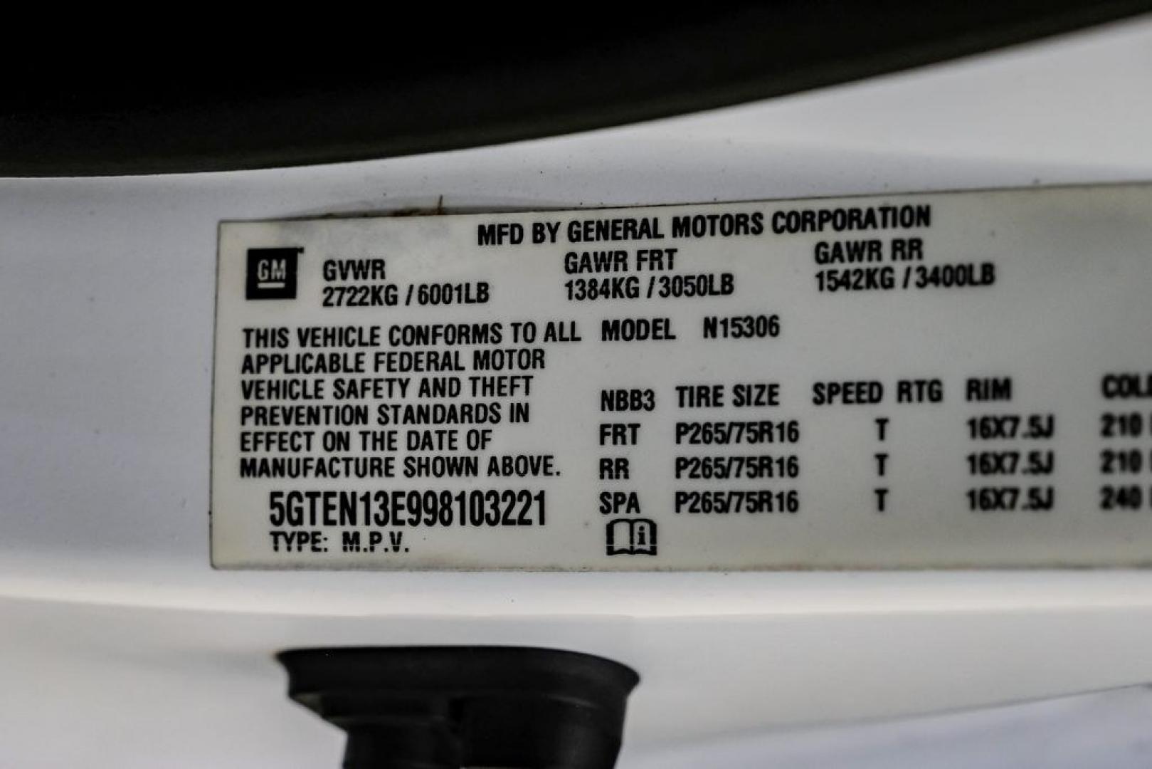 2009 Birch White /Ebony Hummer H3 Base (5GTEN13E998) with an 3.7L 5-Cylinder MPI DOHC engine, Automatic transmission, located at 15300 Midway Rd., Addison, TX, 75001, (972) 702-0011, 32.958321, -96.838074- Photo#60