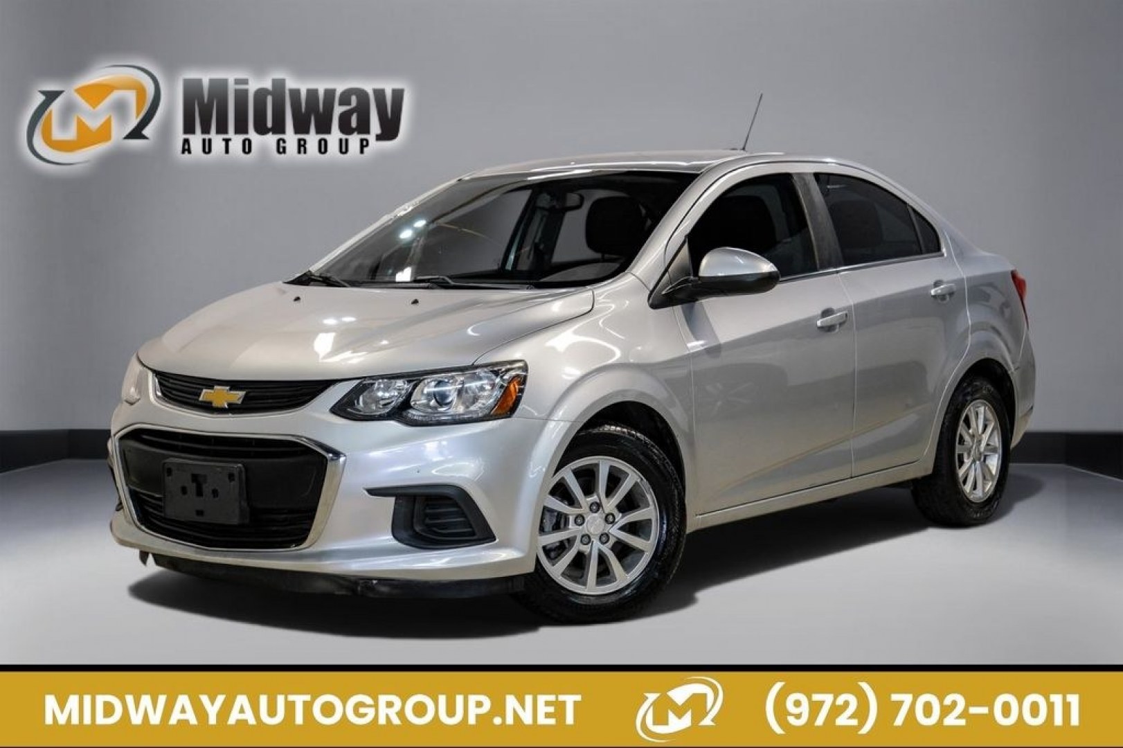 2020 Silver Ice Metallic /Jet Black/Dark Titanium Chevrolet Sonic LT (1G1JD5SB5L4) with an I4 engine, Automatic transmission, located at 15300 Midway Rd., Addison, TX, 75001, (972) 702-0011, 32.958321, -96.838074- Photo#0