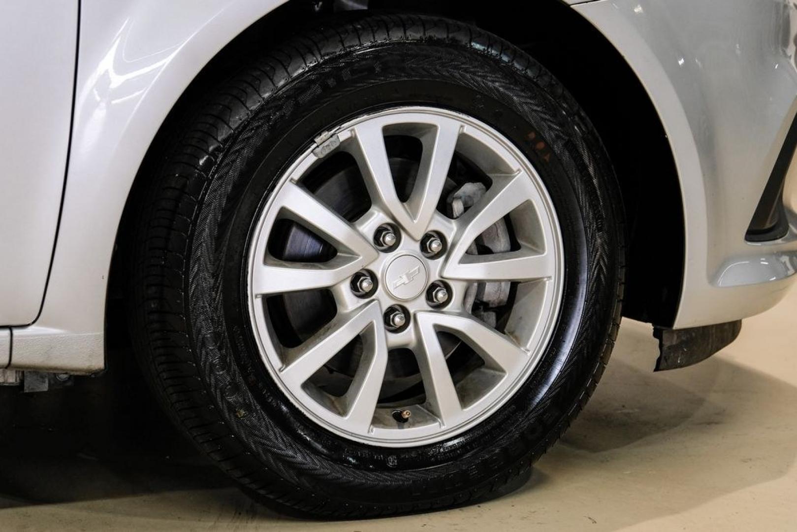2020 Silver Ice Metallic /Jet Black/Dark Titanium Chevrolet Sonic LT (1G1JD5SB5L4) with an I4 engine, Automatic transmission, located at 15300 Midway Rd., Addison, TX, 75001, (972) 702-0011, 32.958321, -96.838074- Photo#62