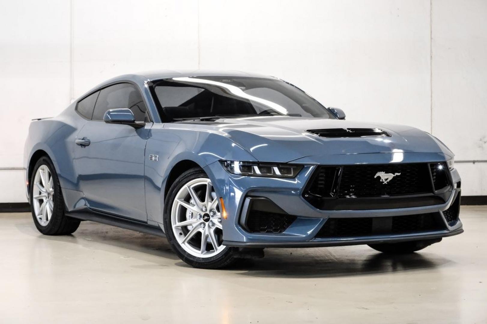 2024 Vapor Blue /Black Onyx Ford Mustang GT Premium (1FA6P8CF9R5) with an 5.0L V8 Ti-VCT engine, Automatic transmission, located at 15300 Midway Rd., Addison, TX, 75001, (972) 702-0011, 32.958321, -96.838074- Photo#5