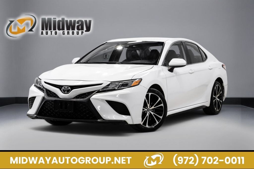 photo of 2020 Toyota Camry SE