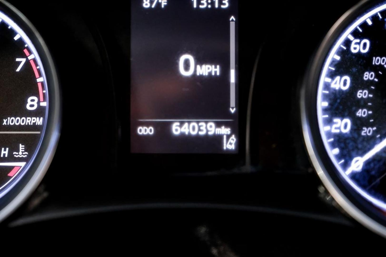 2020 Super White /Black Toyota Camry SE (4T1G11AK2LU) with an 2.5L I4 DOHC 16V engine, Automatic transmission, located at 15300 Midway Rd., Addison, TX, 75001, (972) 702-0011, 32.958321, -96.838074- Photo#19