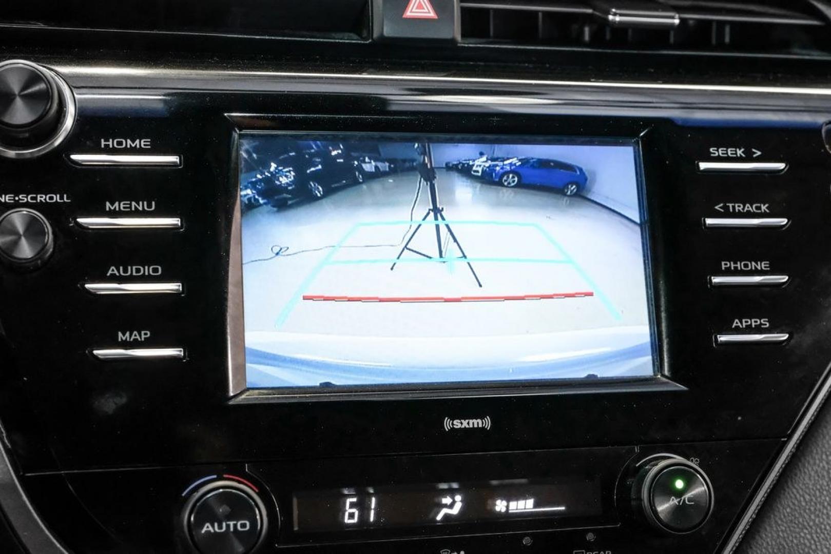 2020 Super White /Black Toyota Camry SE (4T1G11AK2LU) with an 2.5L I4 DOHC 16V engine, Automatic transmission, located at 15300 Midway Rd., Addison, TX, 75001, (972) 702-0011, 32.958321, -96.838074- Photo#20