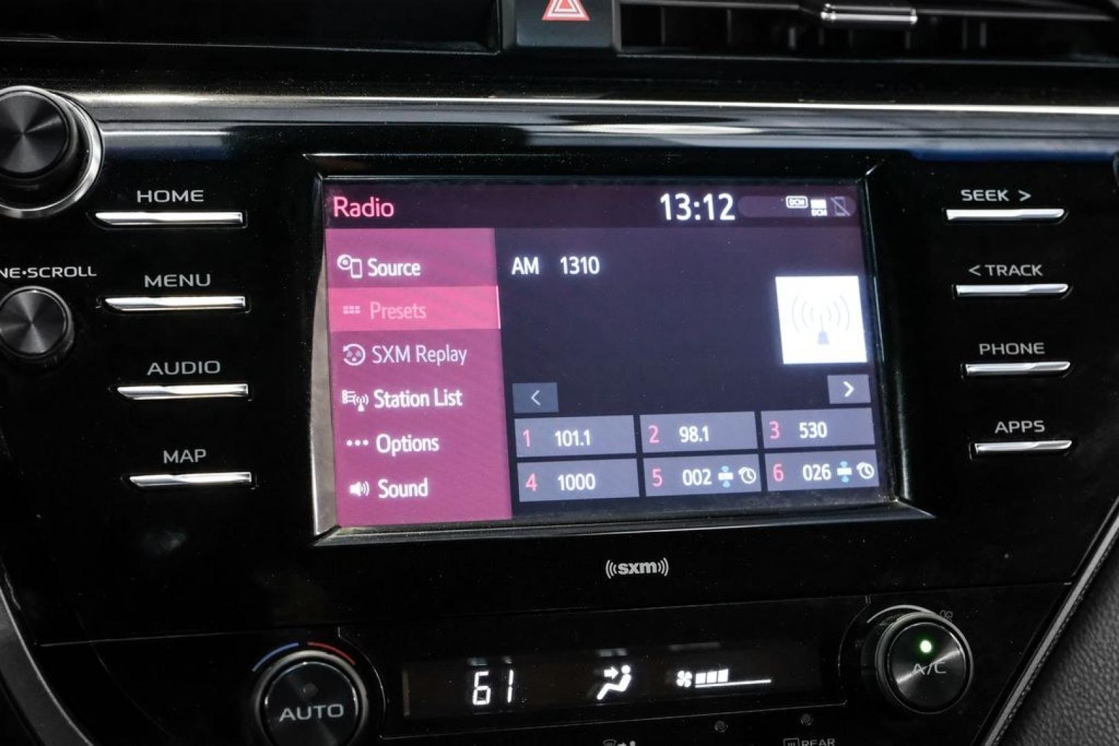 2020 Super White /Black Toyota Camry SE (4T1G11AK2LU) with an 2.5L I4 DOHC 16V engine, Automatic transmission, located at 15300 Midway Rd., Addison, TX, 75001, (972) 702-0011, 32.958321, -96.838074- Photo#26