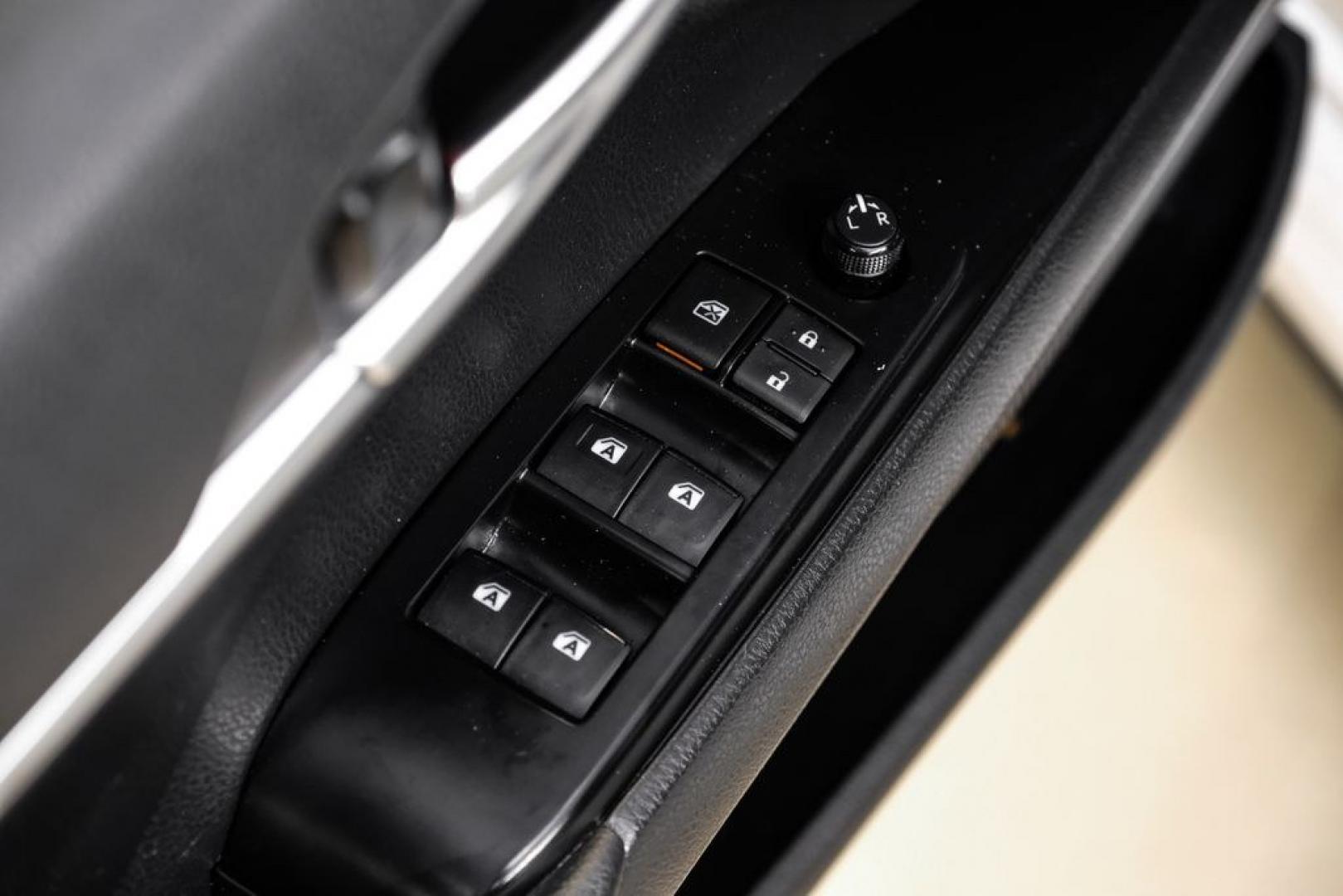 2020 Super White /Black Toyota Camry SE (4T1G11AK2LU) with an 2.5L I4 DOHC 16V engine, Automatic transmission, located at 15300 Midway Rd., Addison, TX, 75001, (972) 702-0011, 32.958321, -96.838074- Photo#38