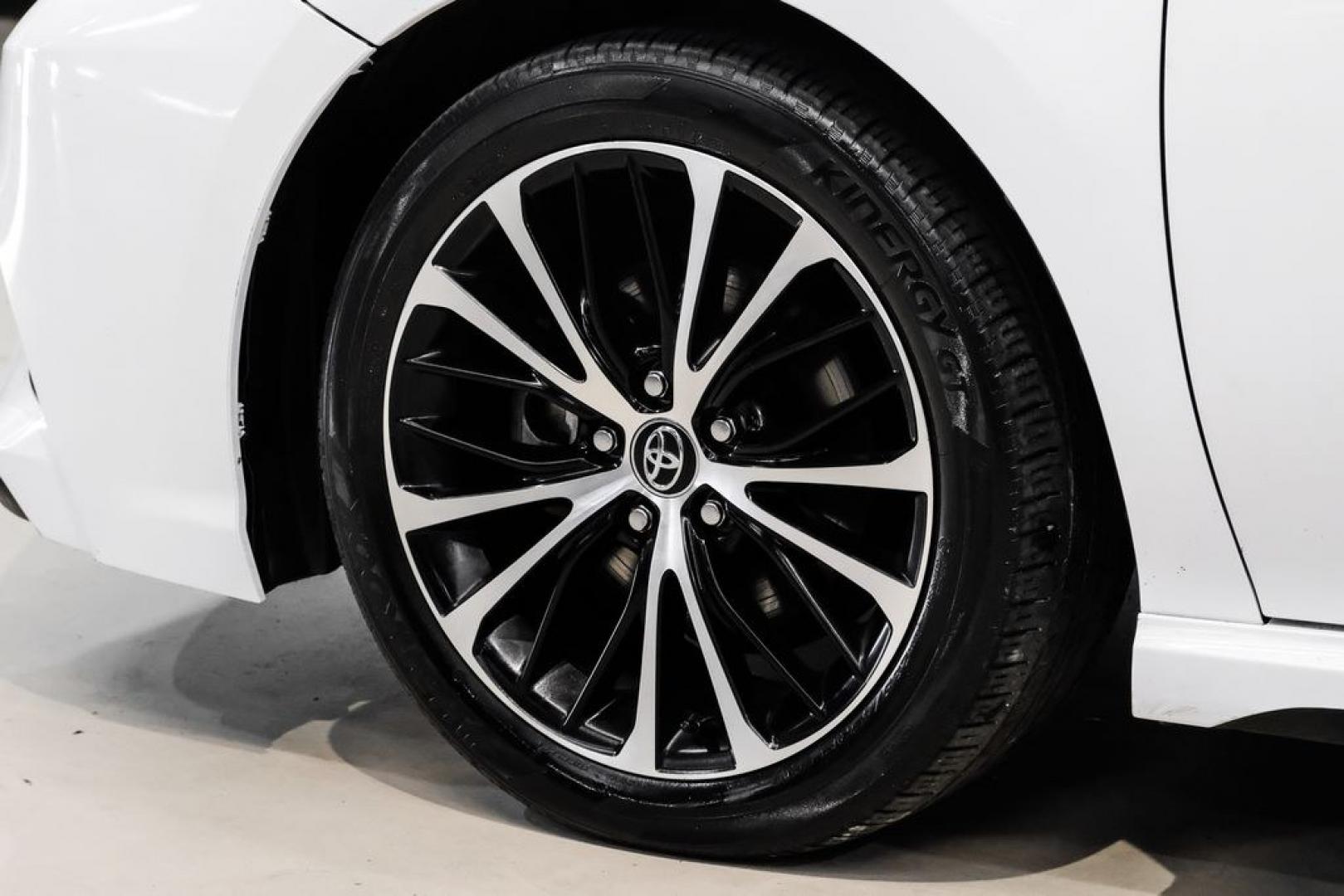 2020 Super White /Black Toyota Camry SE (4T1G11AK2LU) with an 2.5L I4 DOHC 16V engine, Automatic transmission, located at 15300 Midway Rd., Addison, TX, 75001, (972) 702-0011, 32.958321, -96.838074- Photo#48