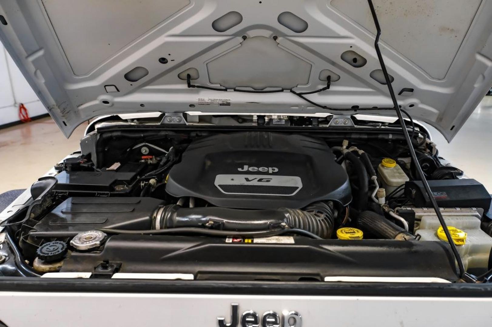 2015 Bright White Clearcoat /Black Jeep Wrangler Sport (1C4AJWAG4FL) with an 3.6L V6 24V VVT engine, Automatic transmission, located at 15300 Midway Rd., Addison, TX, 75001, (972) 702-0011, 32.958321, -96.838074- Photo#32