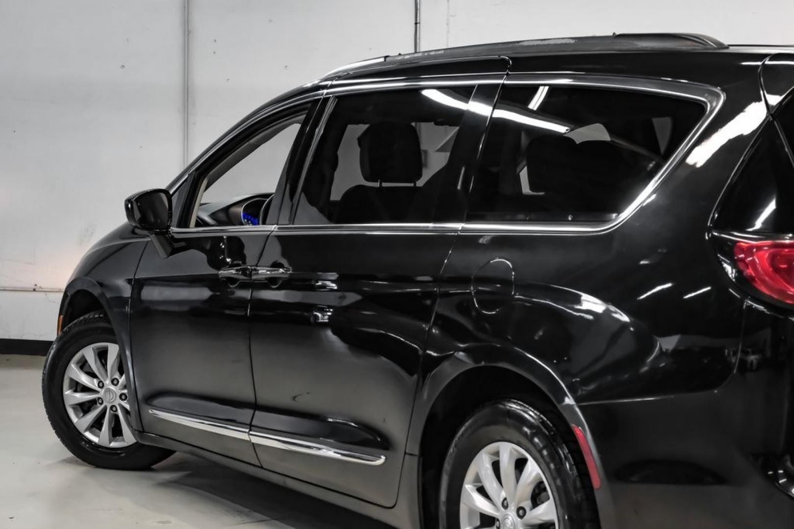 2017 Brilliant Black Crystal Pearlcoat /Black/Alloy Chrysler Pacifica Touring L (2C4RC1BG4HR) with an 3.6L V6 24V VVT engine, Automatic transmission, located at 15300 Midway Rd., Addison, TX, 75001, (972) 702-0011, 32.958321, -96.838074- Photo#11
