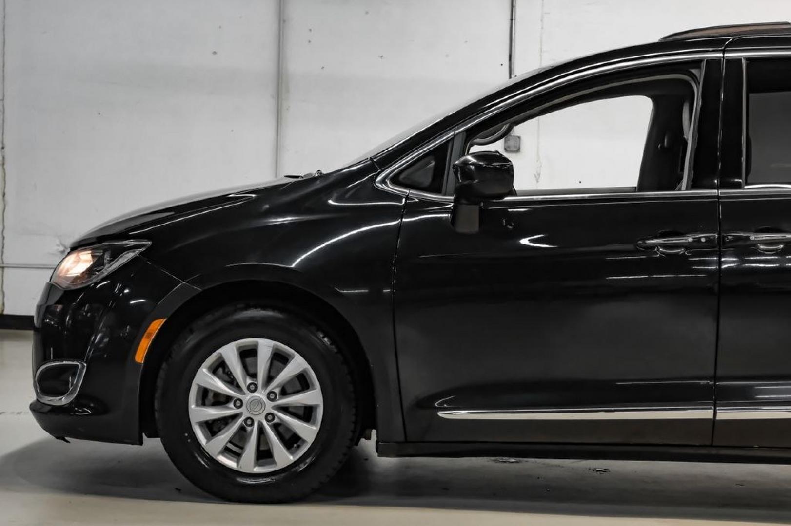 2017 Brilliant Black Crystal Pearlcoat /Black/Alloy Chrysler Pacifica Touring L (2C4RC1BG4HR) with an 3.6L V6 24V VVT engine, Automatic transmission, located at 15300 Midway Rd., Addison, TX, 75001, (972) 702-0011, 32.958321, -96.838074- Photo#14