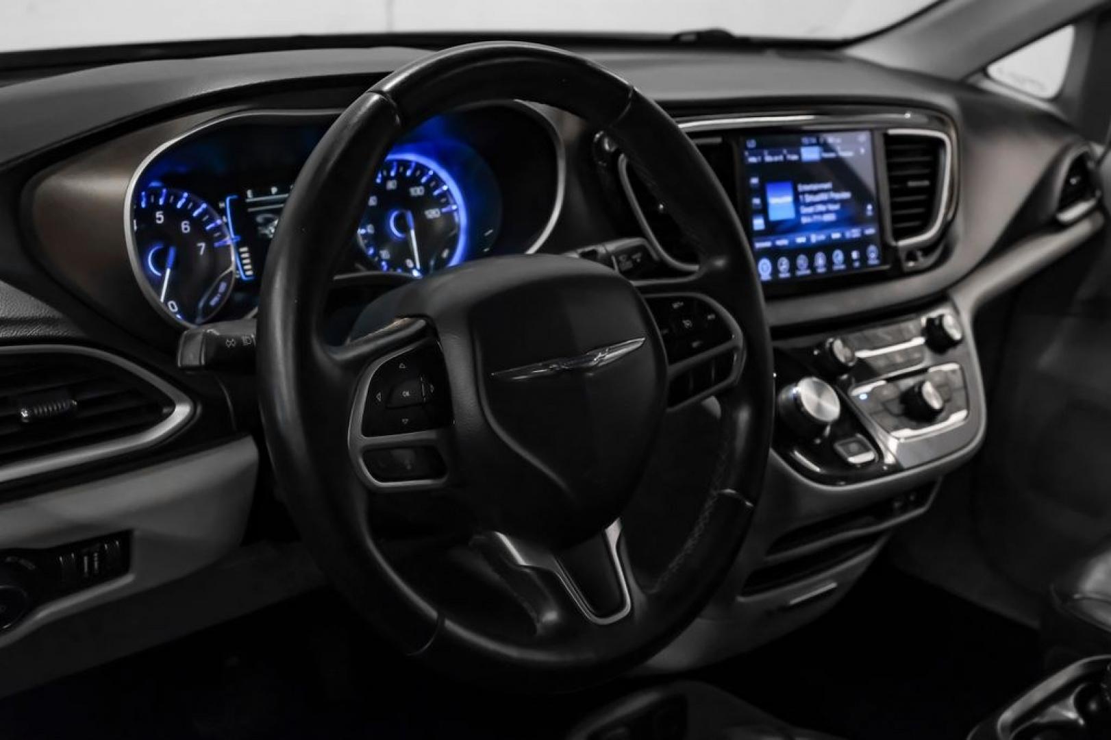 2017 Brilliant Black Crystal Pearlcoat /Black/Alloy Chrysler Pacifica Touring L (2C4RC1BG4HR) with an 3.6L V6 24V VVT engine, Automatic transmission, located at 15300 Midway Rd., Addison, TX, 75001, (972) 702-0011, 32.958321, -96.838074- Photo#19