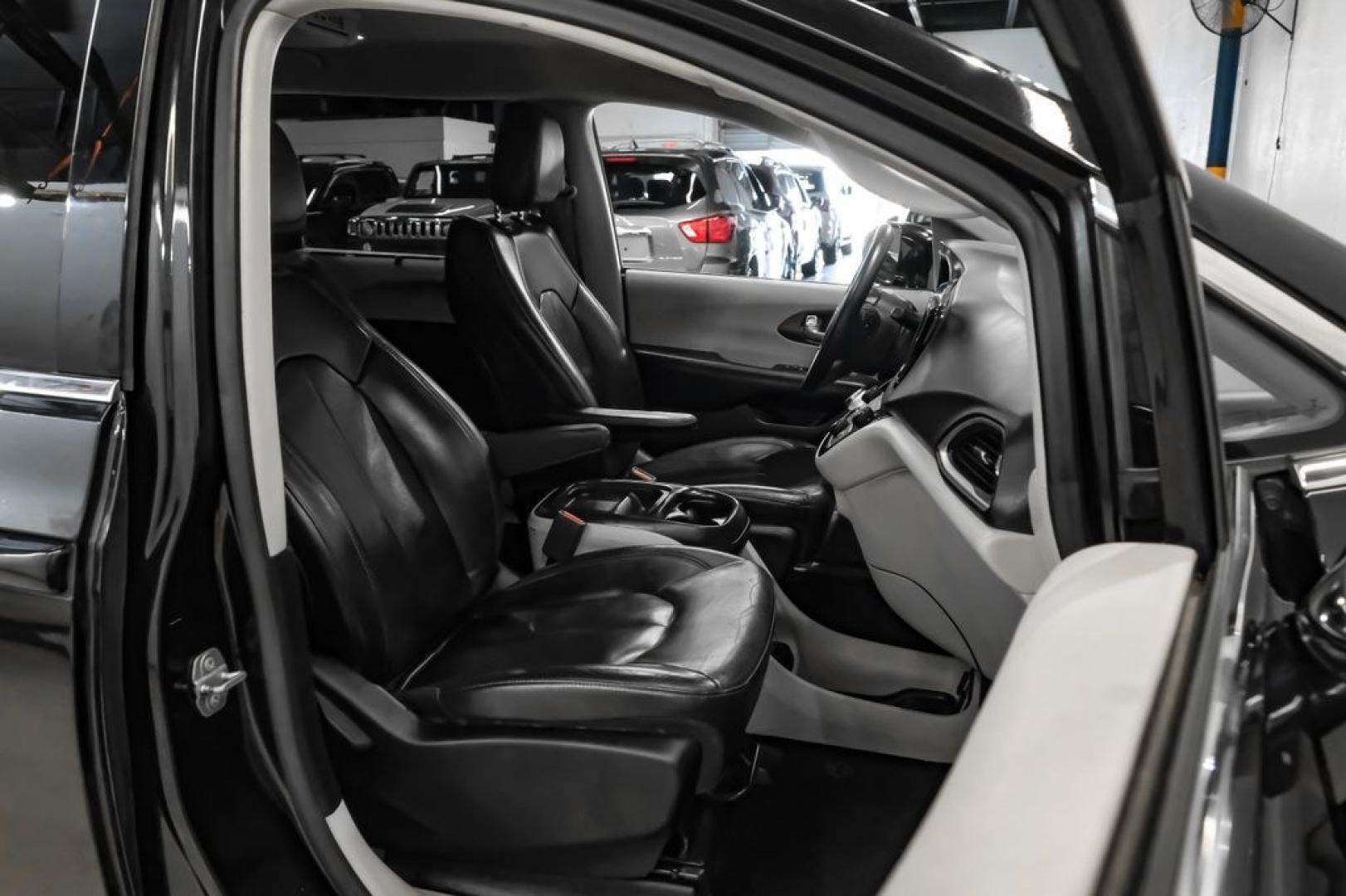 2017 Brilliant Black Crystal Pearlcoat /Black/Alloy Chrysler Pacifica Touring L (2C4RC1BG4HR) with an 3.6L V6 24V VVT engine, Automatic transmission, located at 15300 Midway Rd., Addison, TX, 75001, (972) 702-0011, 32.958321, -96.838074- Photo#31