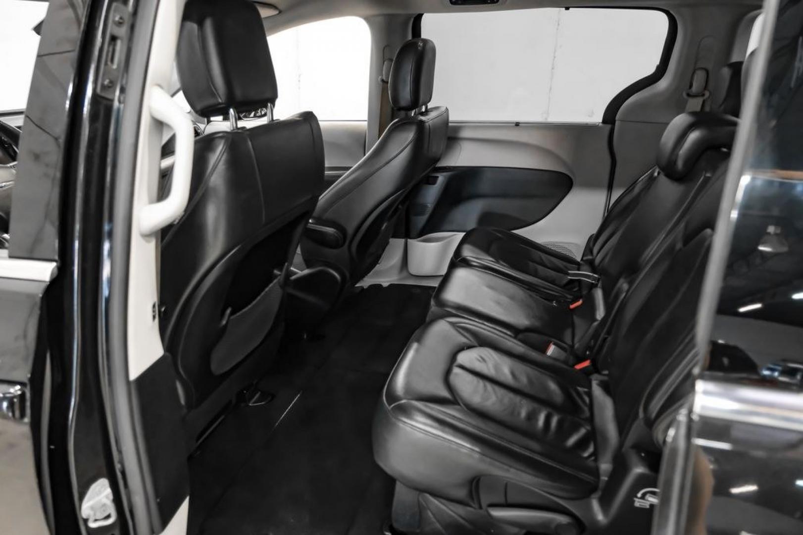 2017 Brilliant Black Crystal Pearlcoat /Black/Alloy Chrysler Pacifica Touring L (2C4RC1BG4HR) with an 3.6L V6 24V VVT engine, Automatic transmission, located at 15300 Midway Rd., Addison, TX, 75001, (972) 702-0011, 32.958321, -96.838074- Photo#35