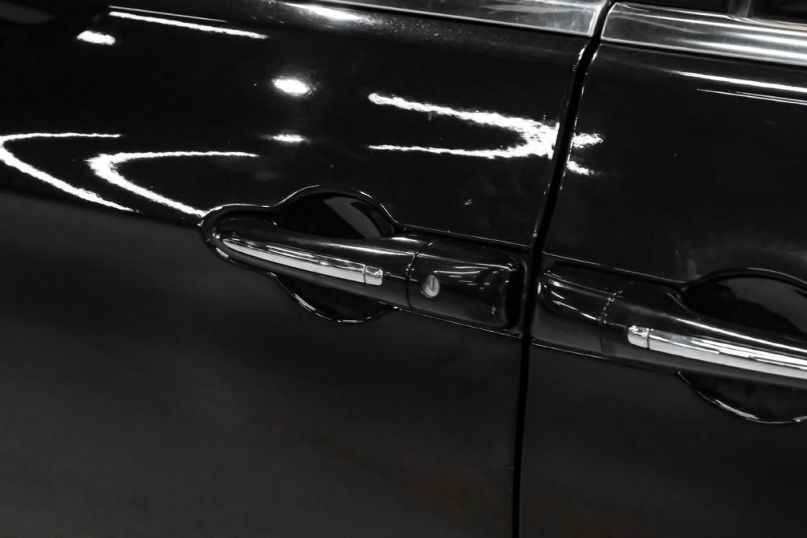 2017 Brilliant Black Crystal Pearlcoat /Black/Alloy Chrysler Pacifica Touring L (2C4RC1BG4HR) with an 3.6L V6 24V VVT engine, Automatic transmission, located at 15300 Midway Rd., Addison, TX, 75001, (972) 702-0011, 32.958321, -96.838074- Photo#39