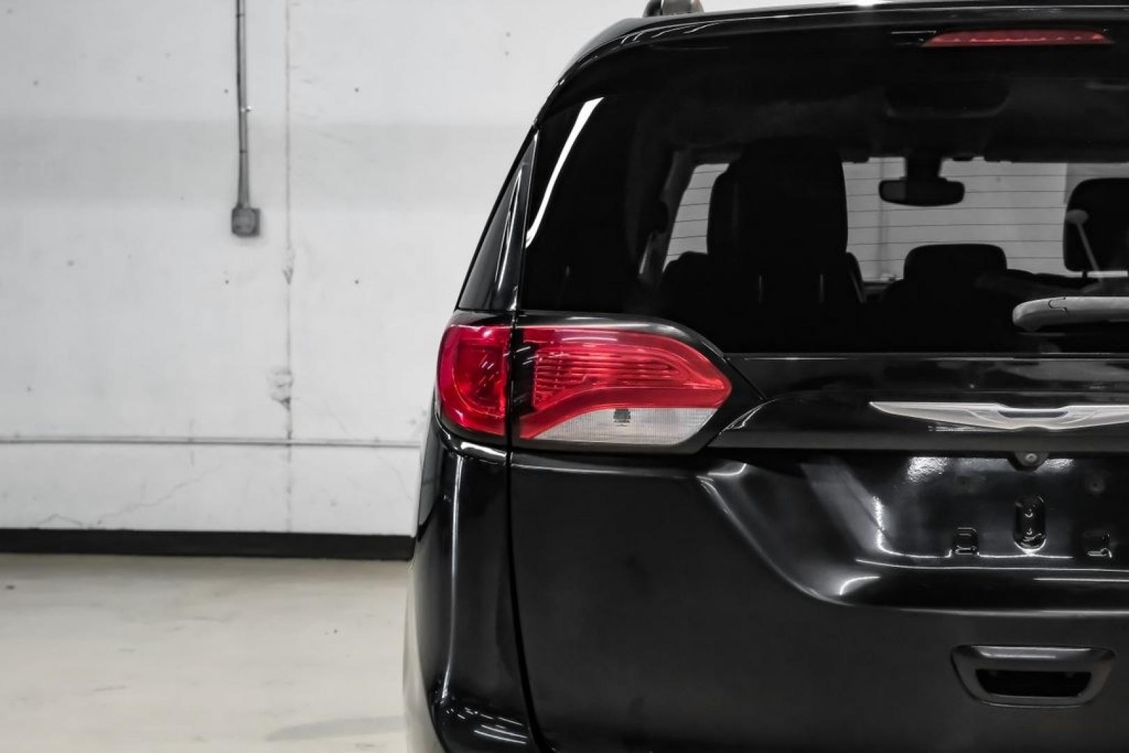 2017 Brilliant Black Crystal Pearlcoat /Black/Alloy Chrysler Pacifica Touring L (2C4RC1BG4HR) with an 3.6L V6 24V VVT engine, Automatic transmission, located at 15300 Midway Rd., Addison, TX, 75001, (972) 702-0011, 32.958321, -96.838074- Photo#44