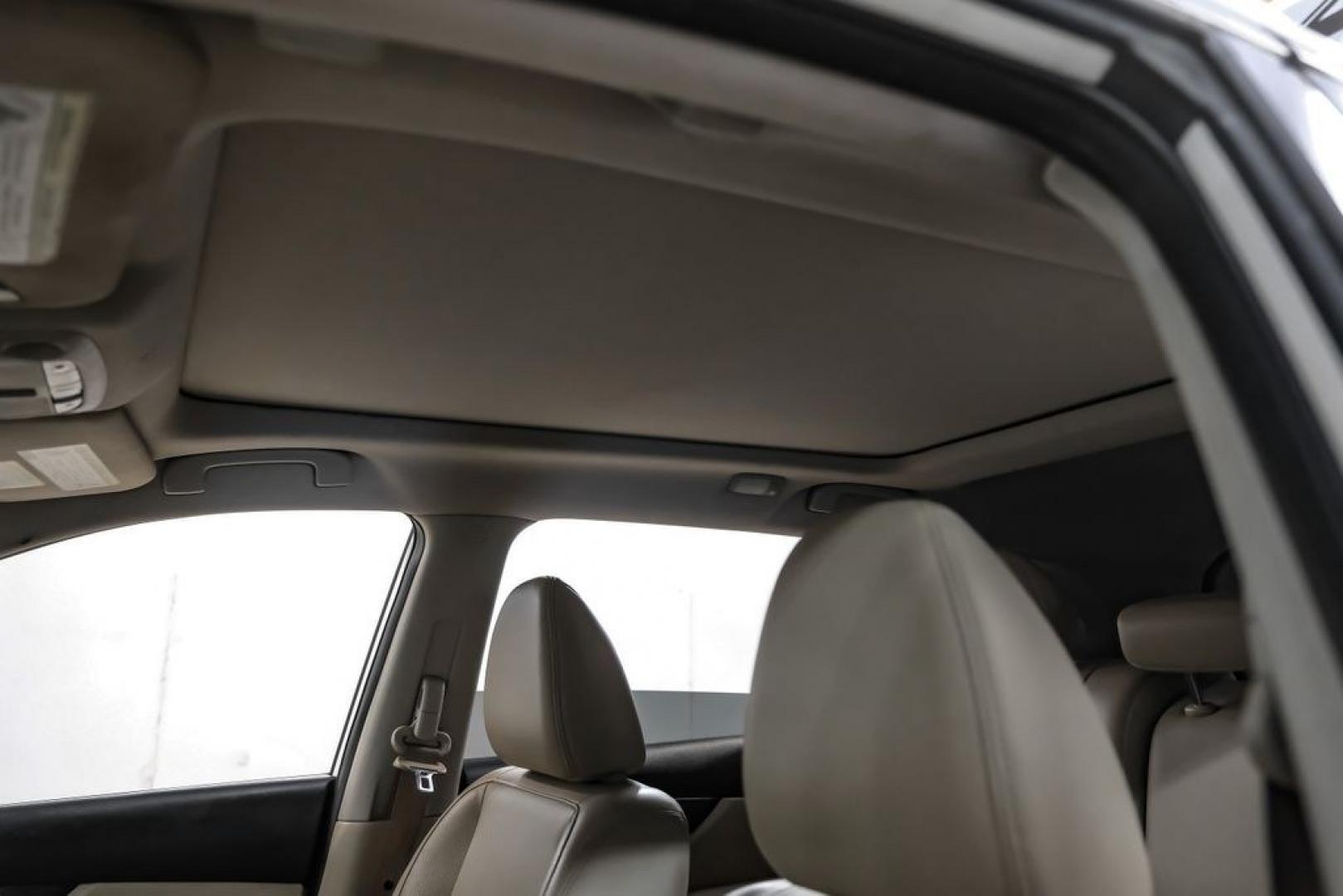 2018 Pearl White /Almond Nissan Rogue SL (JN8AT2MV3JW) with an 2.5L I4 DOHC 16V engine, CVT transmission, located at 15300 Midway Rd., Addison, TX, 75001, (972) 702-0011, 32.958321, -96.838074- Photo#4
