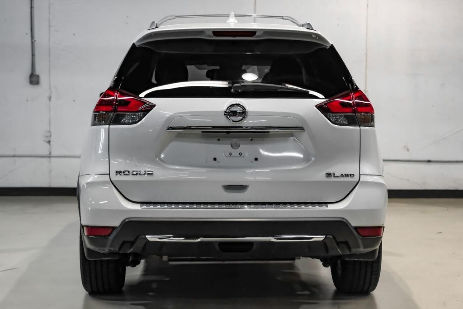 2018 Pearl White /Almond Nissan Rogue SL (JN8AT2MV3JW) with an 2.5L I4 DOHC 16V engine, CVT transmission, located at 15300 Midway Rd., Addison, TX, 75001, (972) 702-0011, 32.958321, -96.838074- Photo#11