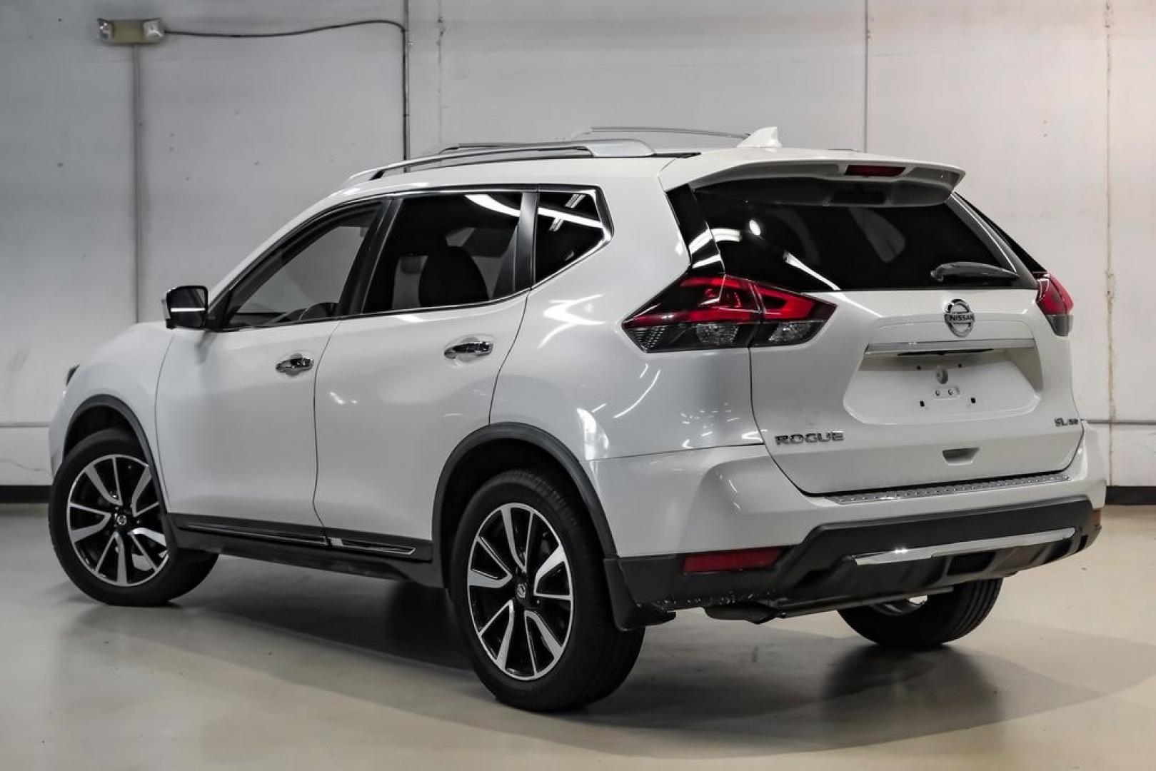 2018 Pearl White /Almond Nissan Rogue SL (JN8AT2MV3JW) with an 2.5L I4 DOHC 16V engine, CVT transmission, located at 15300 Midway Rd., Addison, TX, 75001, (972) 702-0011, 32.958321, -96.838074- Photo#12