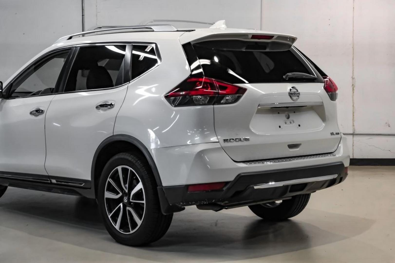 2018 Pearl White /Almond Nissan Rogue SL (JN8AT2MV3JW) with an 2.5L I4 DOHC 16V engine, CVT transmission, located at 15300 Midway Rd., Addison, TX, 75001, (972) 702-0011, 32.958321, -96.838074- Photo#14