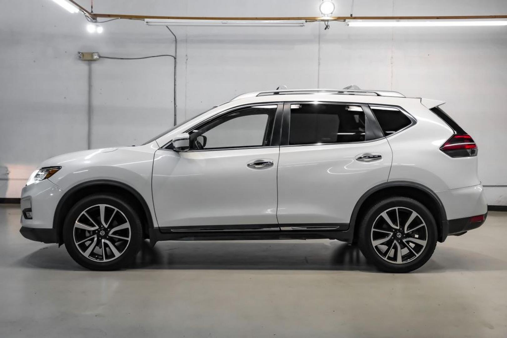 2018 Pearl White /Almond Nissan Rogue SL (JN8AT2MV3JW) with an 2.5L I4 DOHC 16V engine, CVT transmission, located at 15300 Midway Rd., Addison, TX, 75001, (972) 702-0011, 32.958321, -96.838074- Photo#15