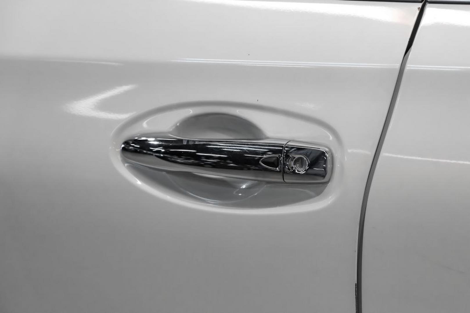 2018 Pearl White /Almond Nissan Rogue SL (JN8AT2MV3JW) with an 2.5L I4 DOHC 16V engine, CVT transmission, located at 15300 Midway Rd., Addison, TX, 75001, (972) 702-0011, 32.958321, -96.838074- Photo#40