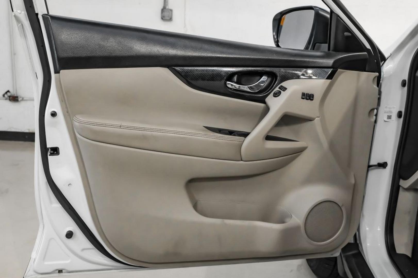 2018 Pearl White /Almond Nissan Rogue SL (JN8AT2MV3JW) with an 2.5L I4 DOHC 16V engine, CVT transmission, located at 15300 Midway Rd., Addison, TX, 75001, (972) 702-0011, 32.958321, -96.838074- Photo#41