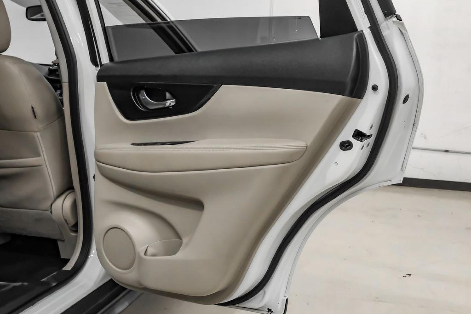 2018 Pearl White /Almond Nissan Rogue SL (JN8AT2MV3JW) with an 2.5L I4 DOHC 16V engine, CVT transmission, located at 15300 Midway Rd., Addison, TX, 75001, (972) 702-0011, 32.958321, -96.838074- Photo#44