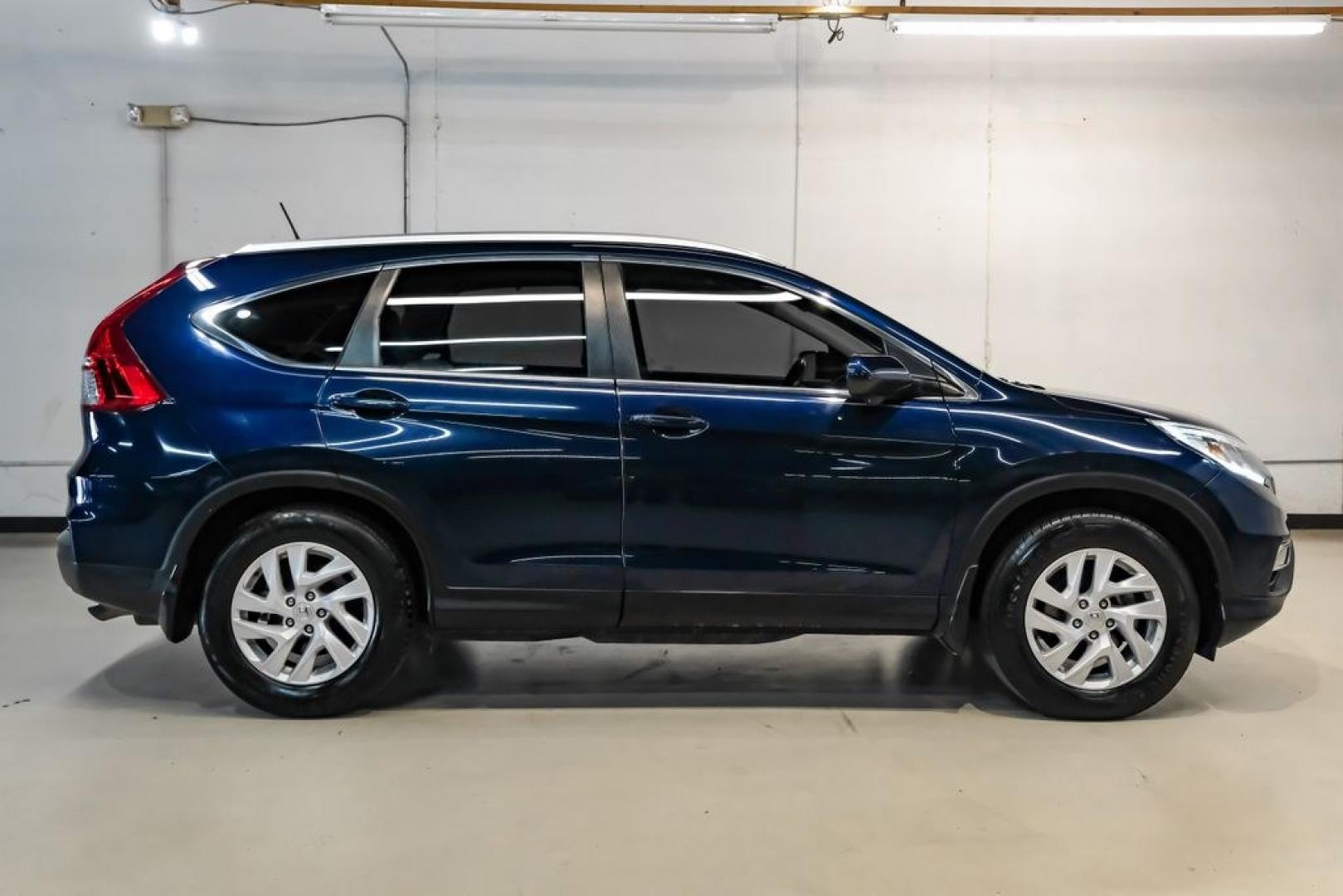 2015 Obsidian Blue Pearl /Gray Honda CR-V EX-L (2HKRM3H71FH) with an 2.4L I4 DOHC 16V i-VTEC engine, CVT transmission, located at 15300 Midway Rd., Addison, TX, 75001, (972) 702-0011, 32.958321, -96.838074- Photo#8