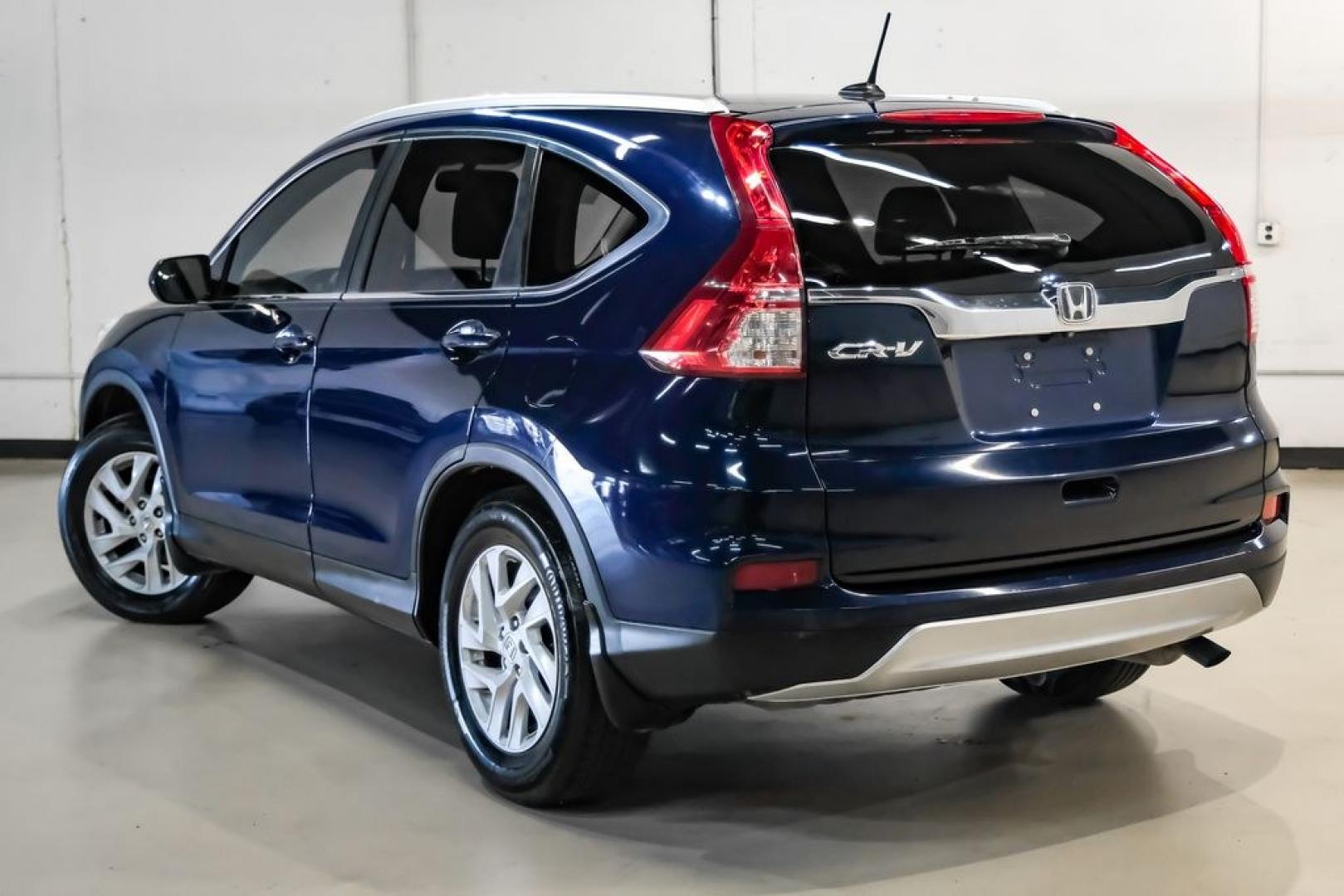 2015 Obsidian Blue Pearl /Gray Honda CR-V EX-L (2HKRM3H71FH) with an 2.4L I4 DOHC 16V i-VTEC engine, CVT transmission, located at 15300 Midway Rd., Addison, TX, 75001, (972) 702-0011, 32.958321, -96.838074- Photo#11