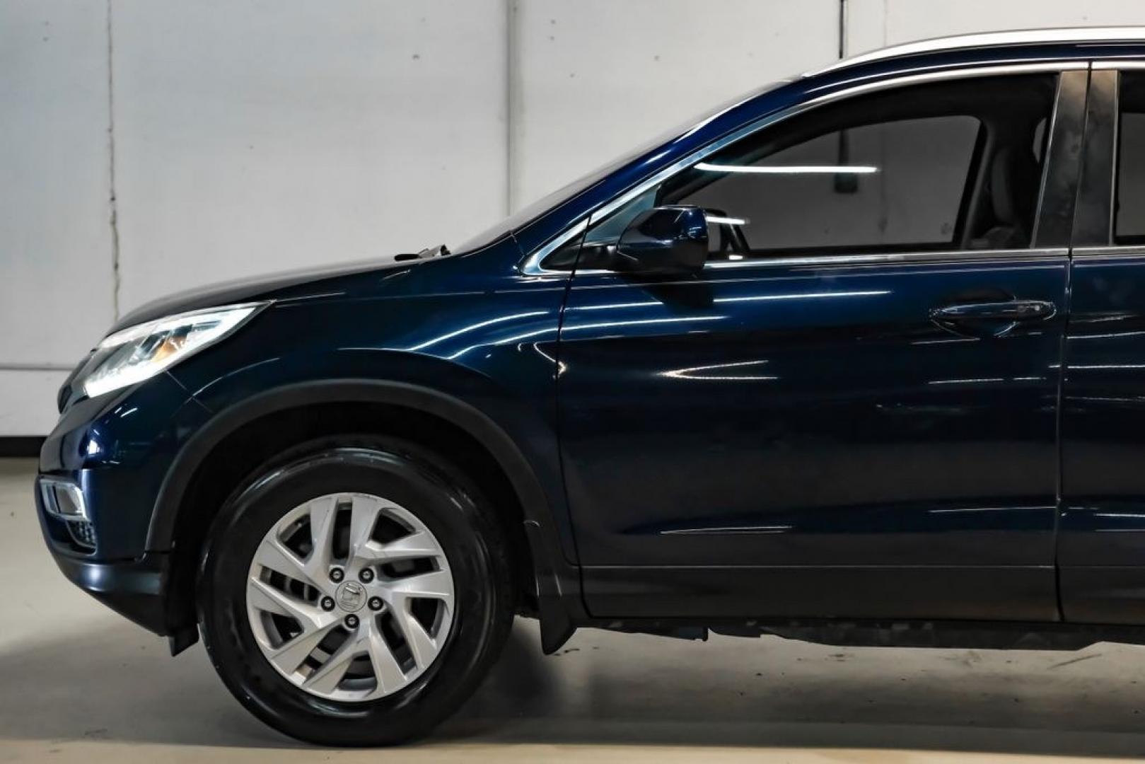 2015 Obsidian Blue Pearl /Gray Honda CR-V EX-L (2HKRM3H71FH) with an 2.4L I4 DOHC 16V i-VTEC engine, CVT transmission, located at 15300 Midway Rd., Addison, TX, 75001, (972) 702-0011, 32.958321, -96.838074- Photo#15