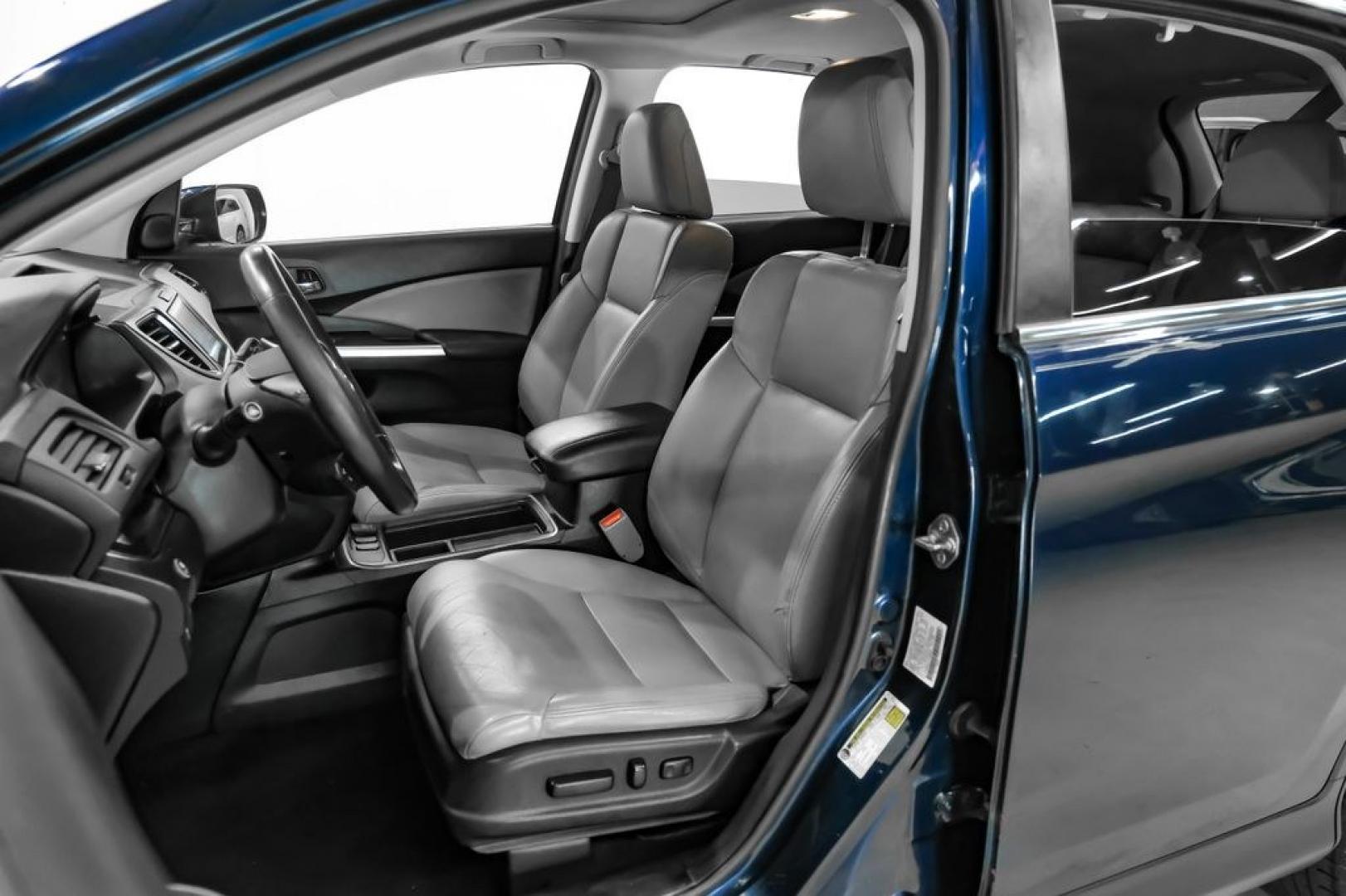 2015 Obsidian Blue Pearl /Gray Honda CR-V EX-L (2HKRM3H71FH) with an 2.4L I4 DOHC 16V i-VTEC engine, CVT transmission, located at 15300 Midway Rd., Addison, TX, 75001, (972) 702-0011, 32.958321, -96.838074- Photo#33