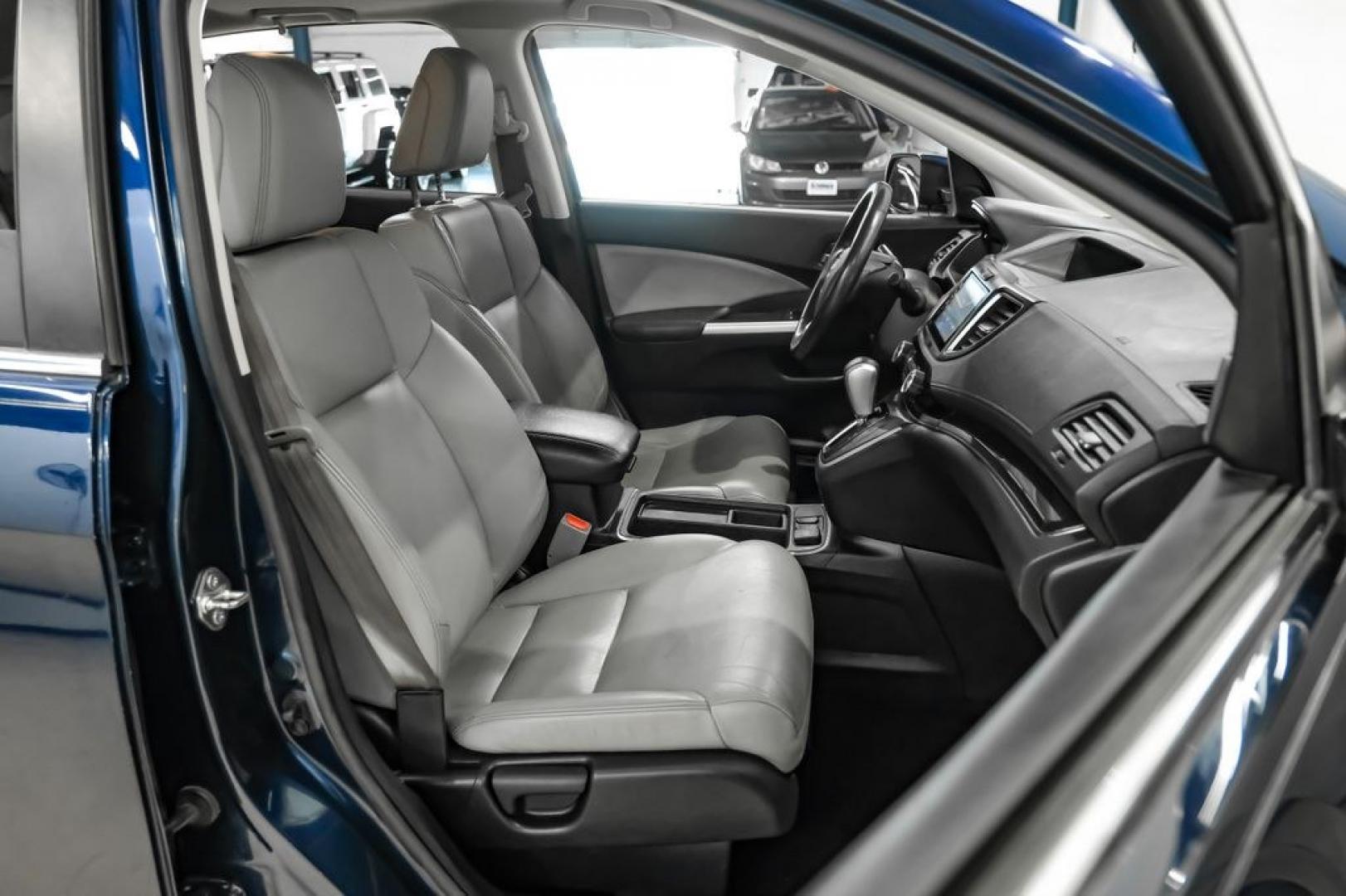 2015 Obsidian Blue Pearl /Gray Honda CR-V EX-L (2HKRM3H71FH) with an 2.4L I4 DOHC 16V i-VTEC engine, CVT transmission, located at 15300 Midway Rd., Addison, TX, 75001, (972) 702-0011, 32.958321, -96.838074- Photo#35