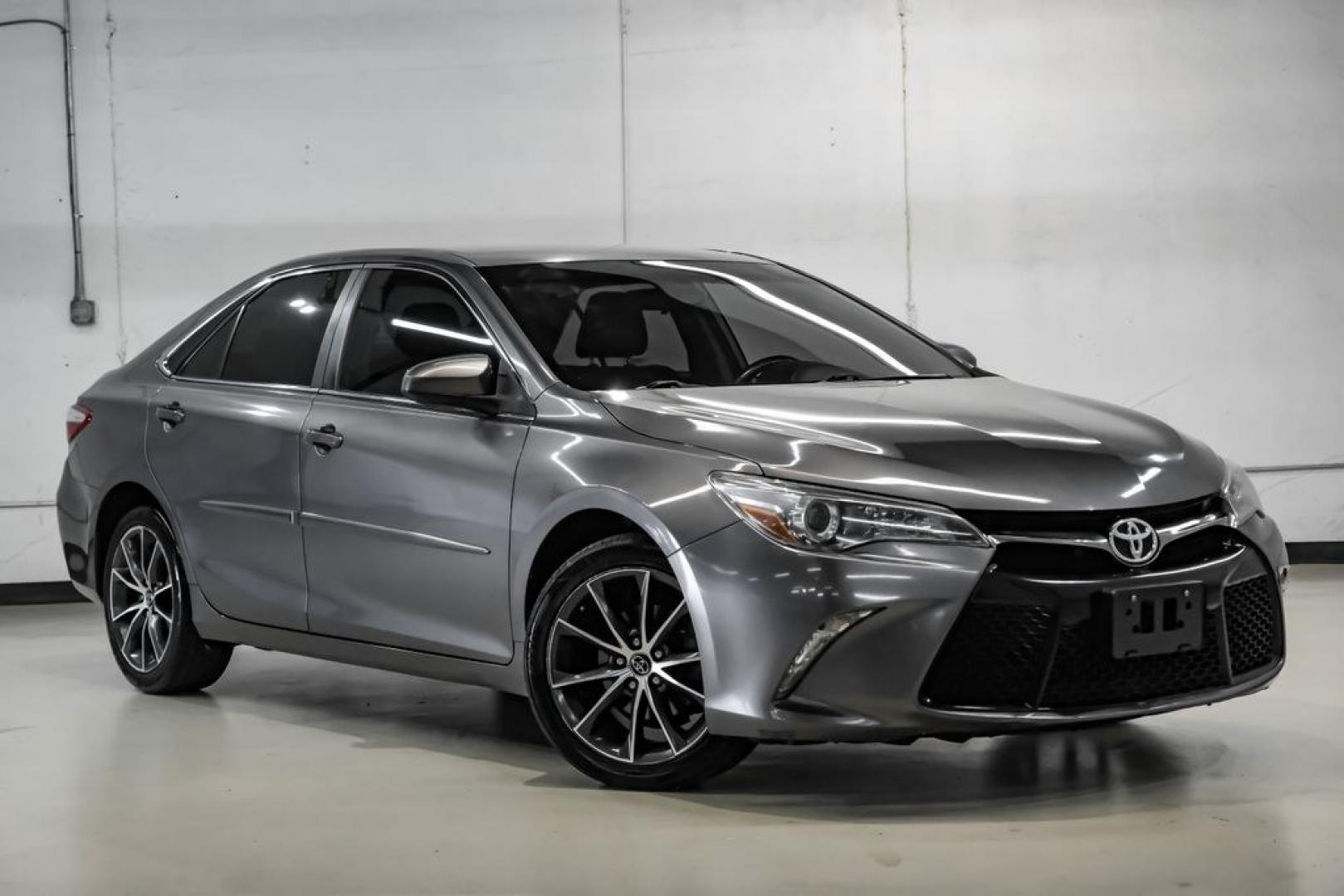 2015 Predawn Gray Mica /Black Toyota Camry XSE (4T1BF1FK9FU) with an 2.5L I4 SMPI DOHC engine, Automatic transmission, located at 15300 Midway Rd., Addison, TX, 75001, (972) 702-0011, 32.958321, -96.838074- Photo#7