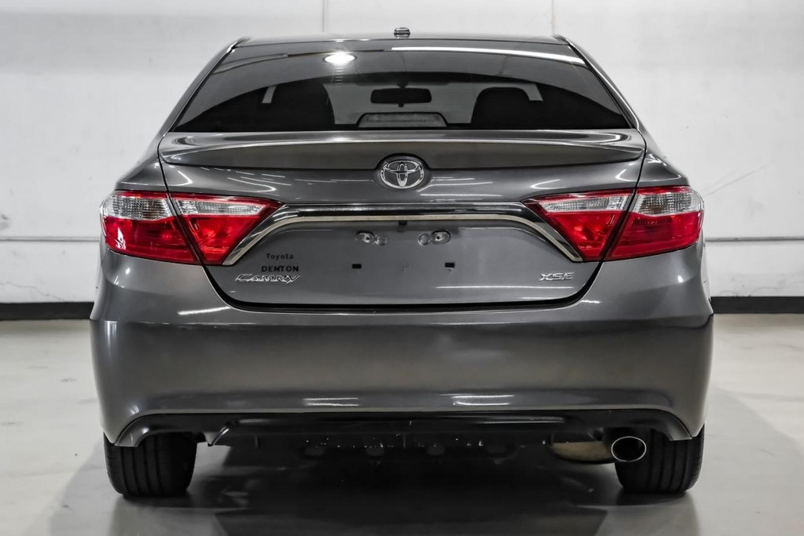 2015 Predawn Gray Mica /Black Toyota Camry XSE (4T1BF1FK9FU) with an 2.5L I4 SMPI DOHC engine, Automatic transmission, located at 15300 Midway Rd., Addison, TX, 75001, (972) 702-0011, 32.958321, -96.838074- Photo#10