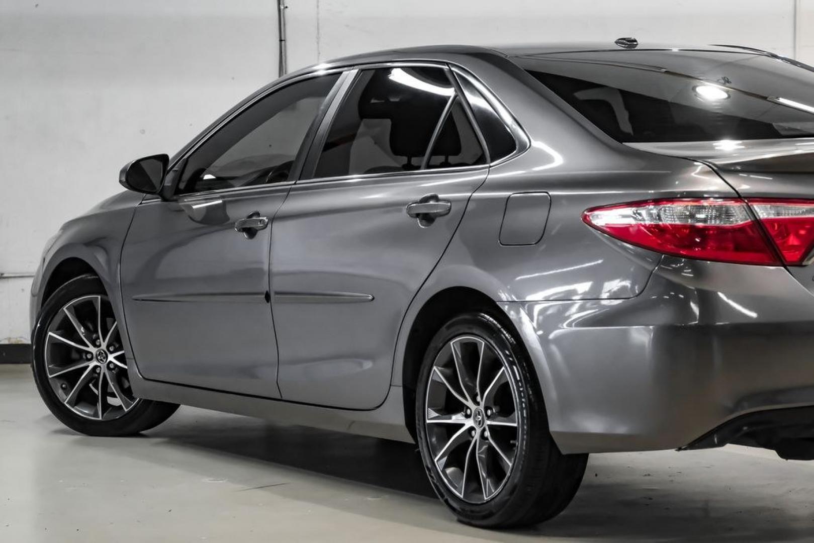 2015 Predawn Gray Mica /Black Toyota Camry XSE (4T1BF1FK9FU) with an 2.5L I4 SMPI DOHC engine, Automatic transmission, located at 15300 Midway Rd., Addison, TX, 75001, (972) 702-0011, 32.958321, -96.838074- Photo#12