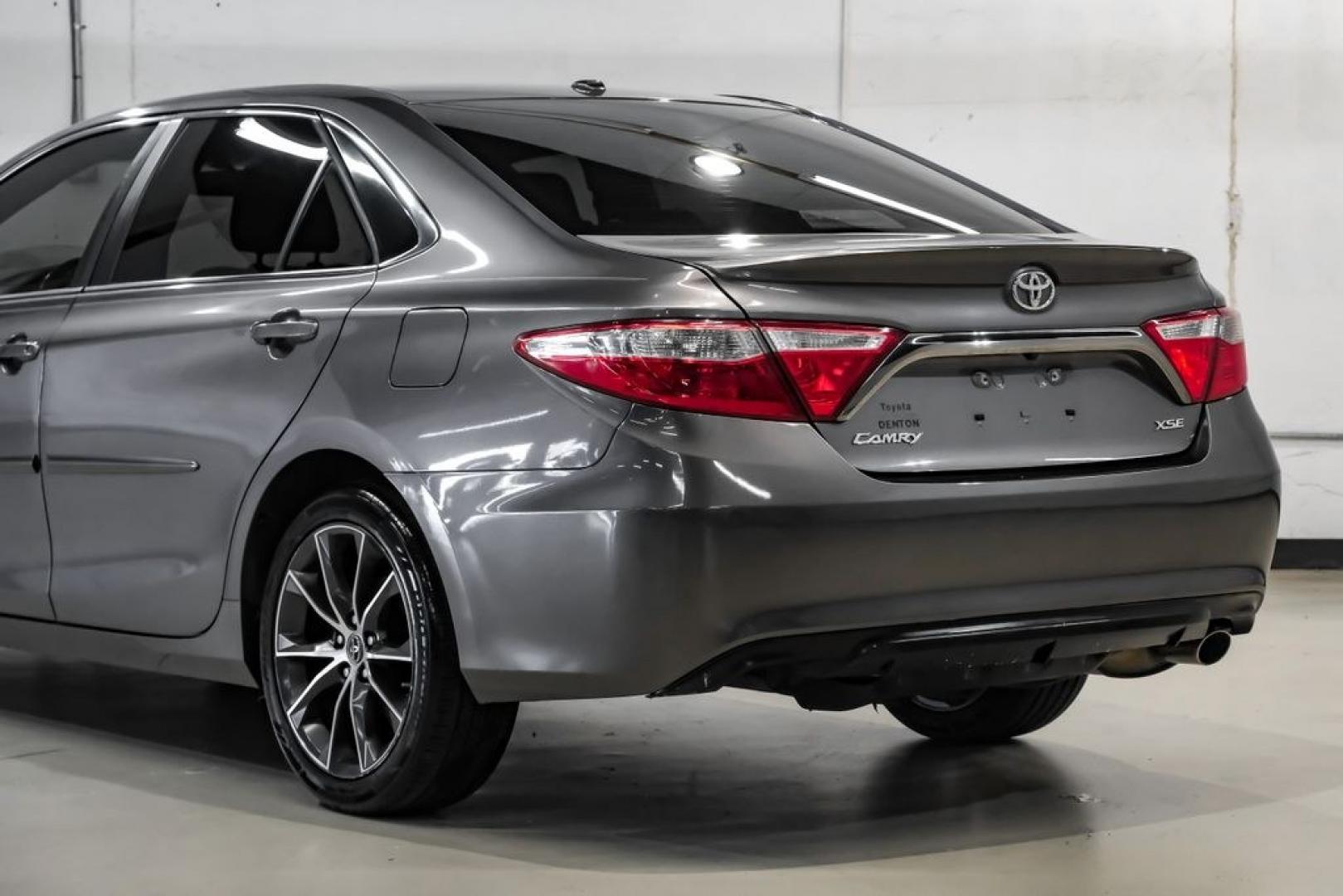 2015 Predawn Gray Mica /Black Toyota Camry XSE (4T1BF1FK9FU) with an 2.5L I4 SMPI DOHC engine, Automatic transmission, located at 15300 Midway Rd., Addison, TX, 75001, (972) 702-0011, 32.958321, -96.838074- Photo#13