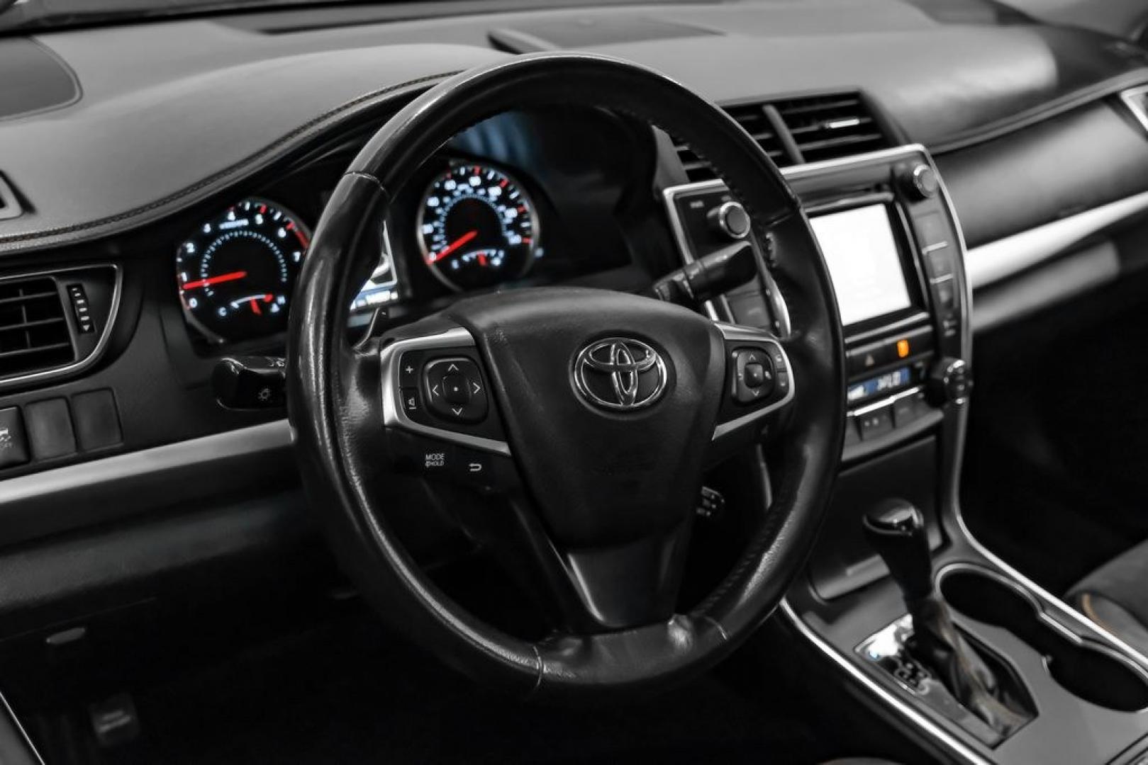 2015 Predawn Gray Mica /Black Toyota Camry XSE (4T1BF1FK9FU) with an 2.5L I4 SMPI DOHC engine, Automatic transmission, located at 15300 Midway Rd., Addison, TX, 75001, (972) 702-0011, 32.958321, -96.838074- Photo#20