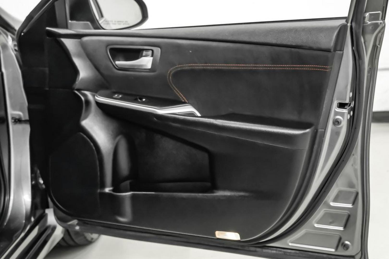 2015 Predawn Gray Mica /Black Toyota Camry XSE (4T1BF1FK9FU) with an 2.5L I4 SMPI DOHC engine, Automatic transmission, located at 15300 Midway Rd., Addison, TX, 75001, (972) 702-0011, 32.958321, -96.838074- Photo#44