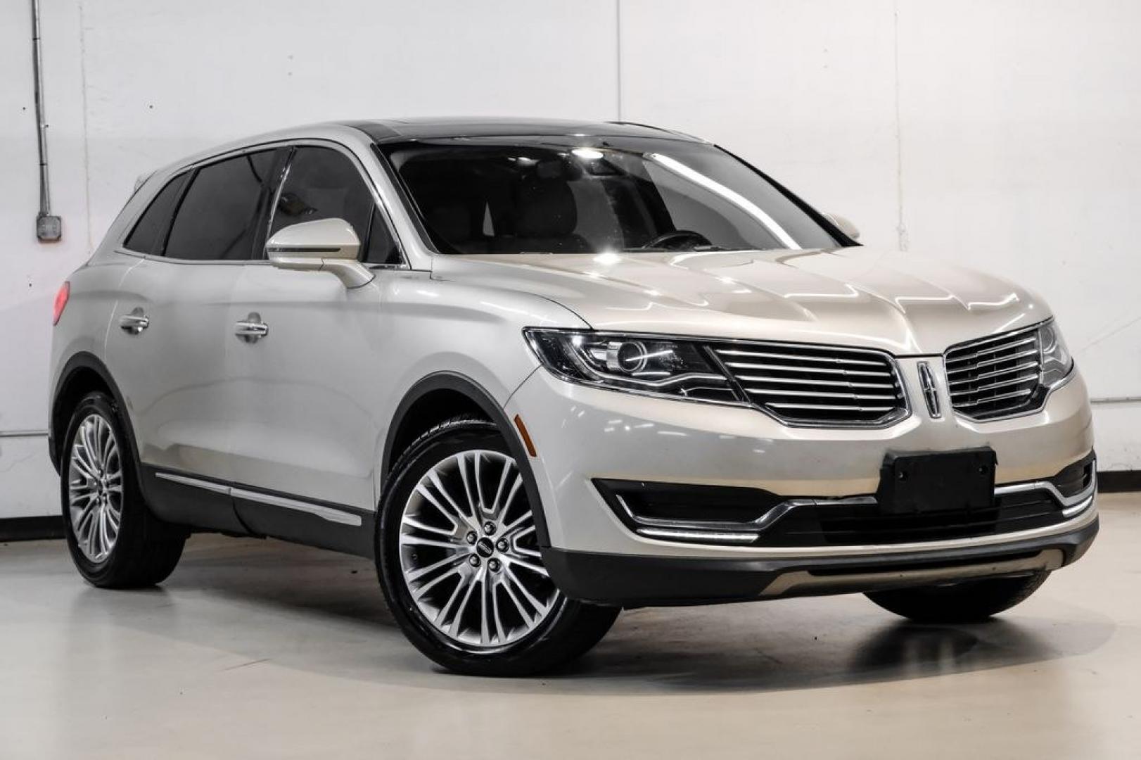 2017 White Gold Metallic /Cappuccino Lincoln MKX Reserve (2LMPJ6LR8HB) with an 3.7L V6 Ti-VCT 24V engine, Automatic transmission, located at 15300 Midway Rd., Addison, TX, 75001, (972) 702-0011, 32.958321, -96.838074- Photo#6