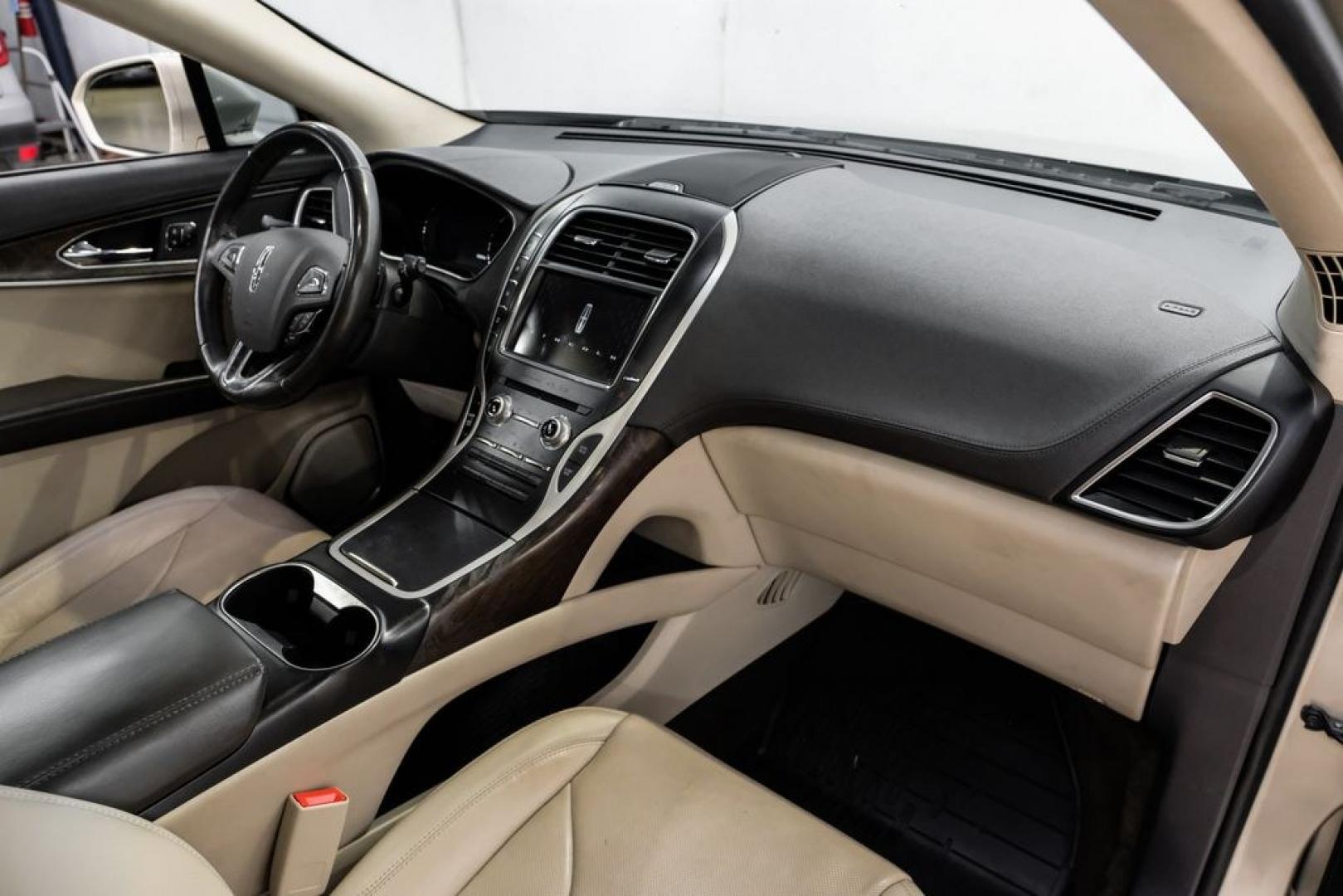 2017 White Gold Metallic /Cappuccino Lincoln MKX Reserve (2LMPJ6LR8HB) with an 3.7L V6 Ti-VCT 24V engine, Automatic transmission, located at 15300 Midway Rd., Addison, TX, 75001, (972) 702-0011, 32.958321, -96.838074- Photo#12