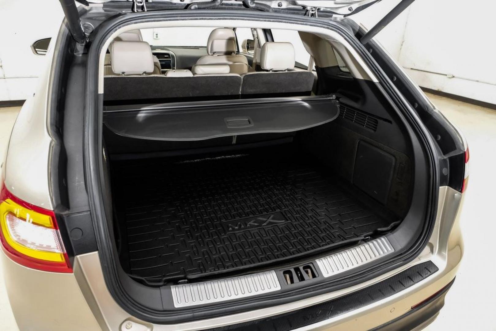 2017 White Gold Metallic /Cappuccino Lincoln MKX Reserve (2LMPJ6LR8HB) with an 3.7L V6 Ti-VCT 24V engine, Automatic transmission, located at 15300 Midway Rd., Addison, TX, 75001, (972) 702-0011, 32.958321, -96.838074- Photo#50