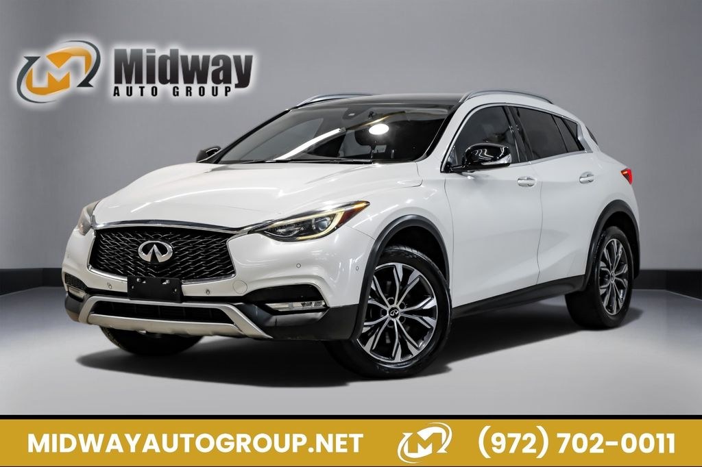 photo of 2017 INFINITI QX30 Premium