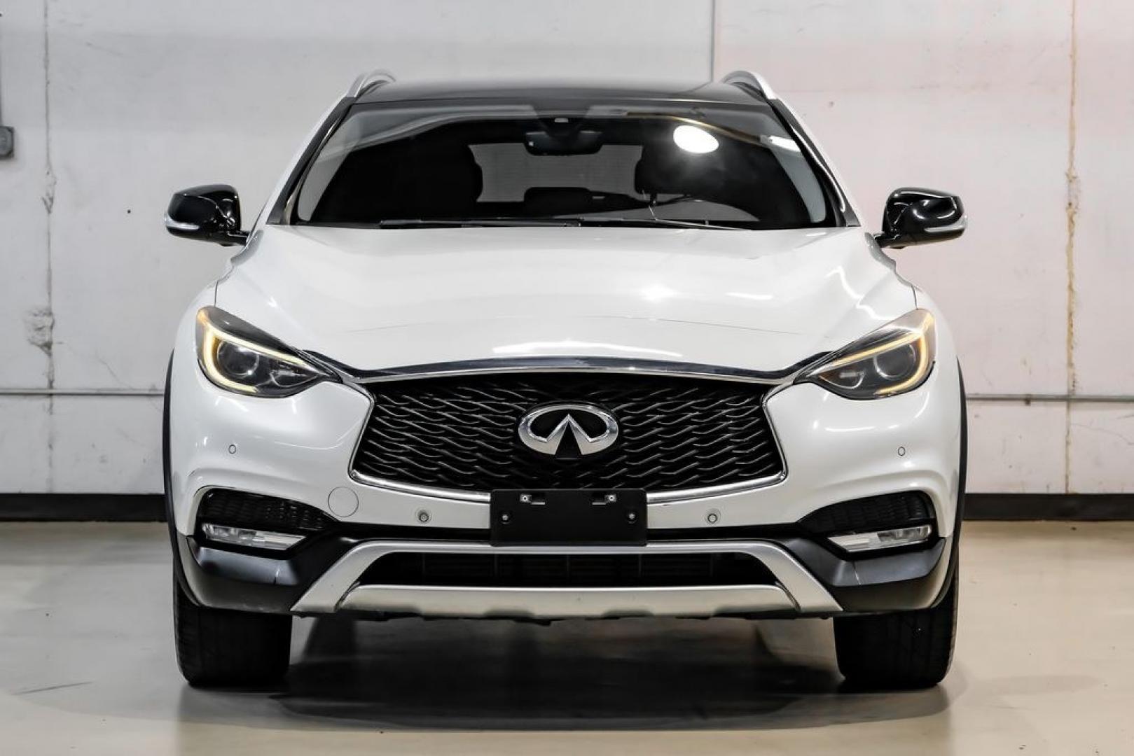 2017 Majestic /Graphite INFINITI QX30 Premium (SJKCH5CR3HA) with an 2.0L I4 Turbocharged engine, Automatic transmission, located at 15300 Midway Rd., Addison, TX, 75001, (972) 702-0011, 32.958321, -96.838074- Photo#4