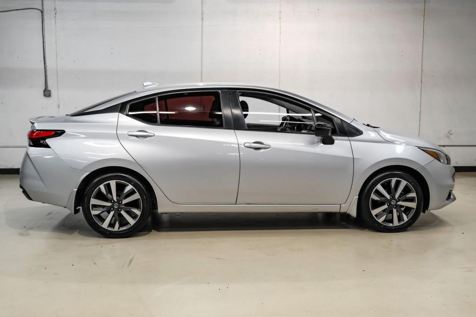 2020 Brilliant Silver Metallic /Sport Interior Nissan Versa 1.6 SR (3N1CN8FV2LL) with an 1.6L 4-Cylinder DOHC 16V engine, CVT transmission, located at 15300 Midway Rd., Addison, TX, 75001, (972) 702-0011, 32.958321, -96.838074- Photo#5