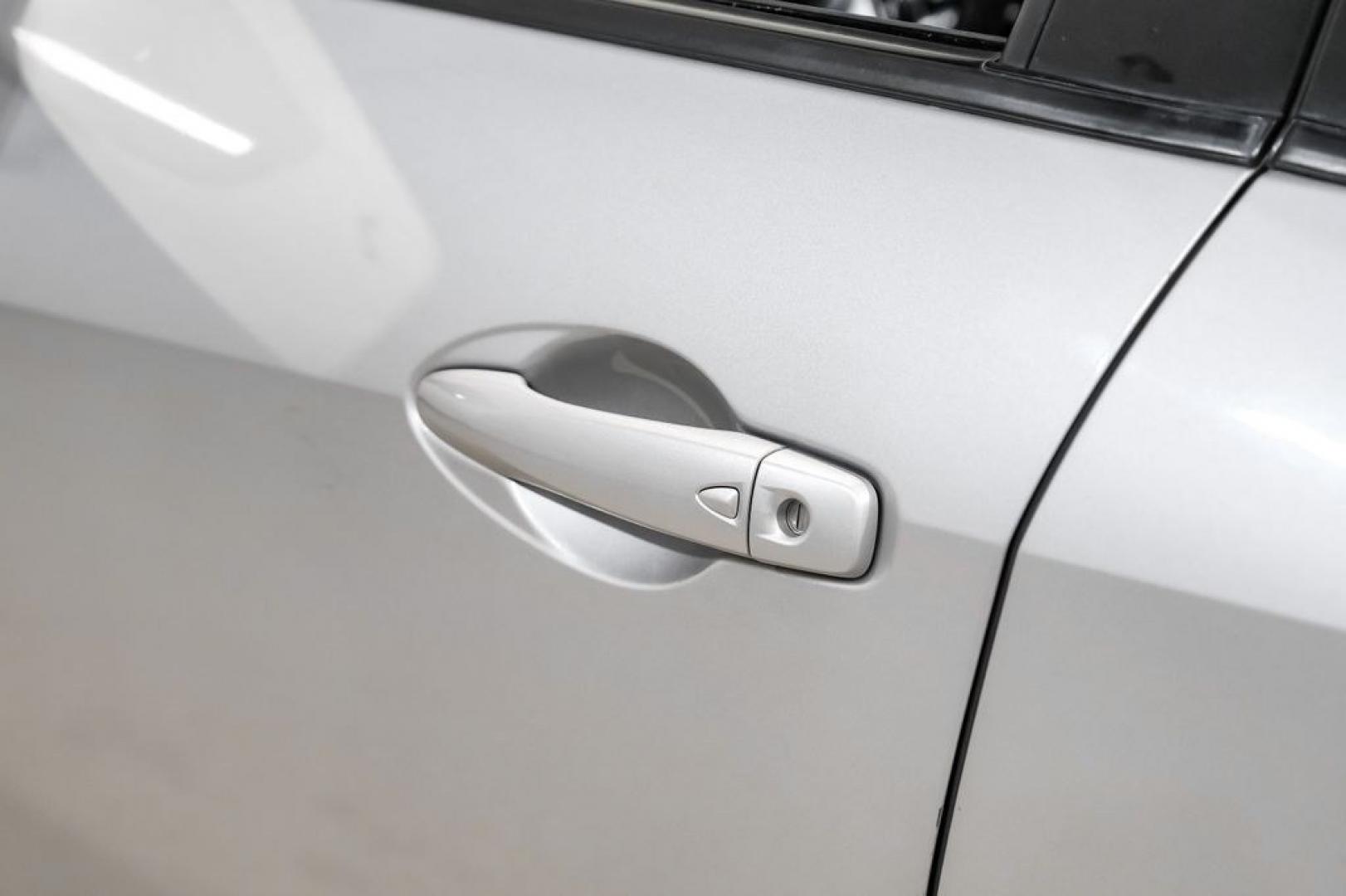 2020 Brilliant Silver Metallic /Sport Interior Nissan Versa 1.6 SR (3N1CN8FV2LL) with an 1.6L 4-Cylinder DOHC 16V engine, CVT transmission, located at 15300 Midway Rd., Addison, TX, 75001, (972) 702-0011, 32.958321, -96.838074- Photo#35