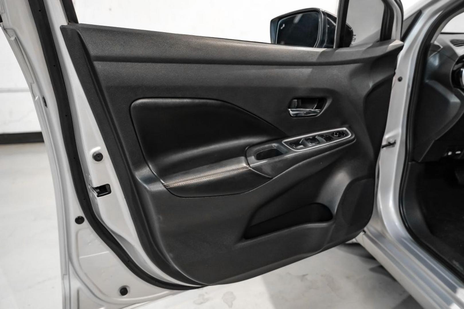 2020 Brilliant Silver Metallic /Sport Interior Nissan Versa 1.6 SR (3N1CN8FV2LL) with an 1.6L 4-Cylinder DOHC 16V engine, CVT transmission, located at 15300 Midway Rd., Addison, TX, 75001, (972) 702-0011, 32.958321, -96.838074- Photo#36
