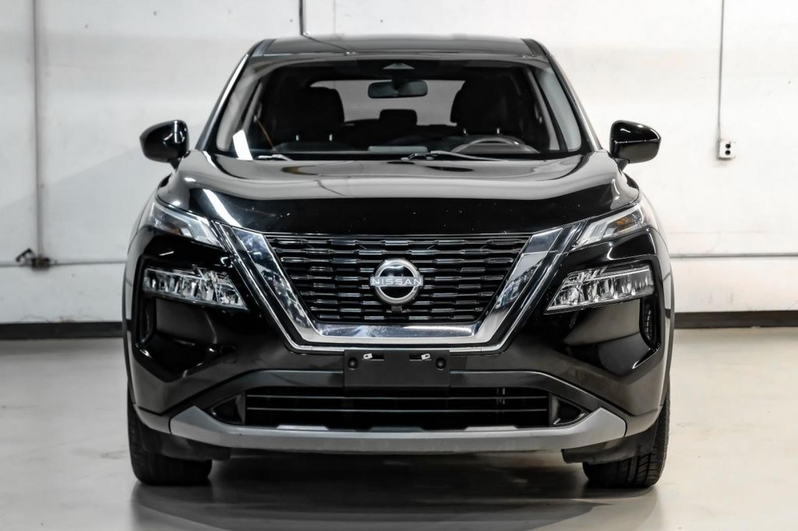 2023 Super Black /Charcoal Nissan Rogue SV (JN8BT3BB7PW) with an 1.5L I3 Turbocharged DOHC 12V LEV3-ULEV50 201hp engine, CVT transmission, located at 15300 Midway Rd., Addison, TX, 75001, (972) 702-0011, 32.958321, -96.838074- Photo#4