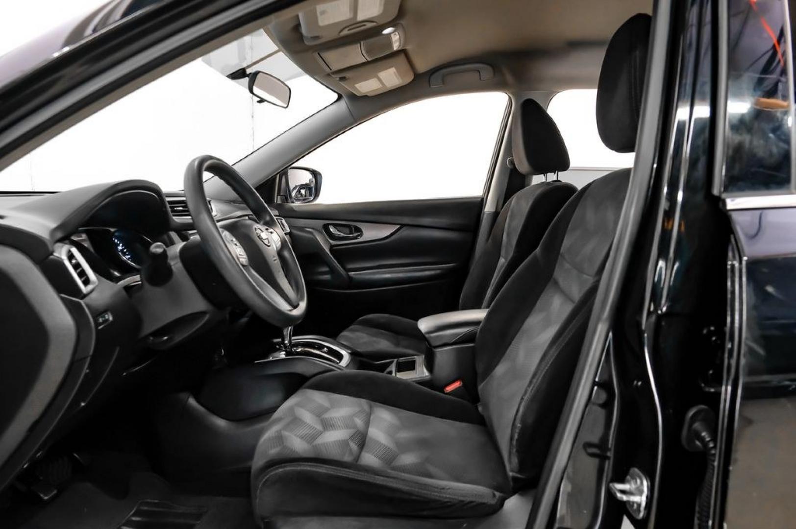 2015 Super Black /Charcoal Nissan Rogue SV (5N1AT2ML0FC) with an 2.5L I4 DOHC 16V engine, CVT transmission, located at 15300 Midway Rd., Addison, TX, 75001, (972) 702-0011, 32.958321, -96.838074- Photo#3